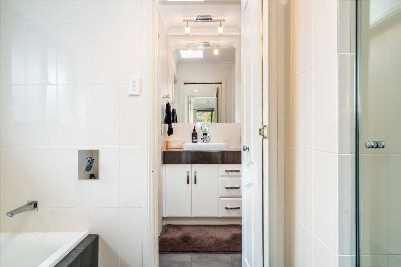 2 Anita Court — photo 11 of 23