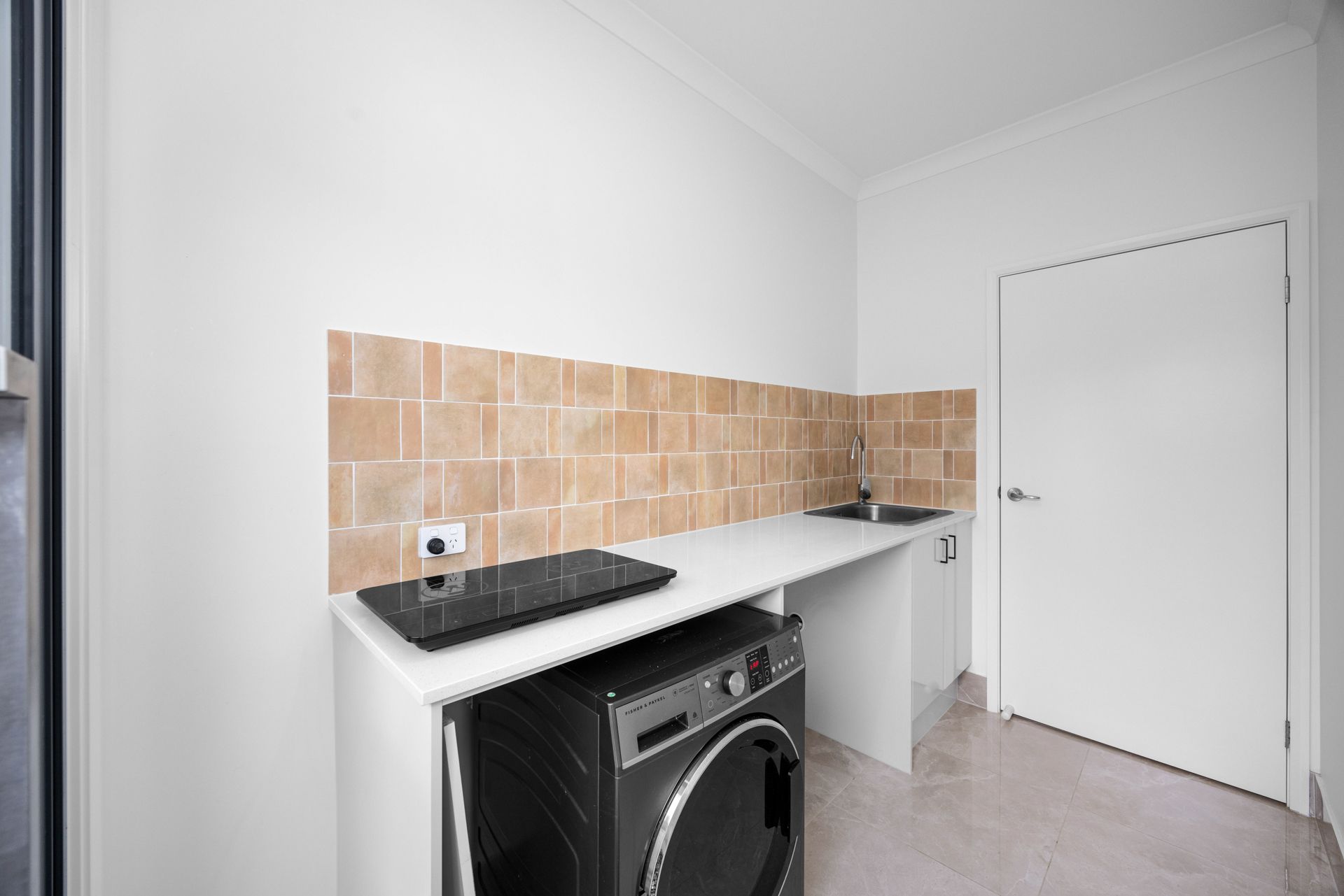 6b Cradle Crescent — photo 9 of 9