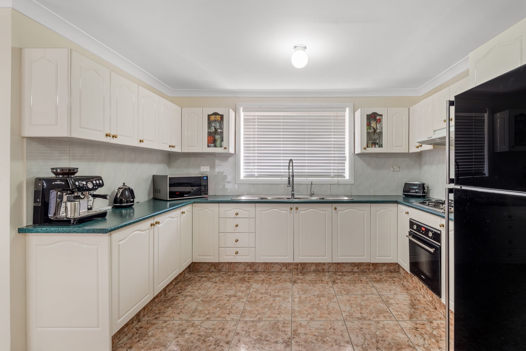 4 Balthasar Close, Rosemeadow, NSW 2560