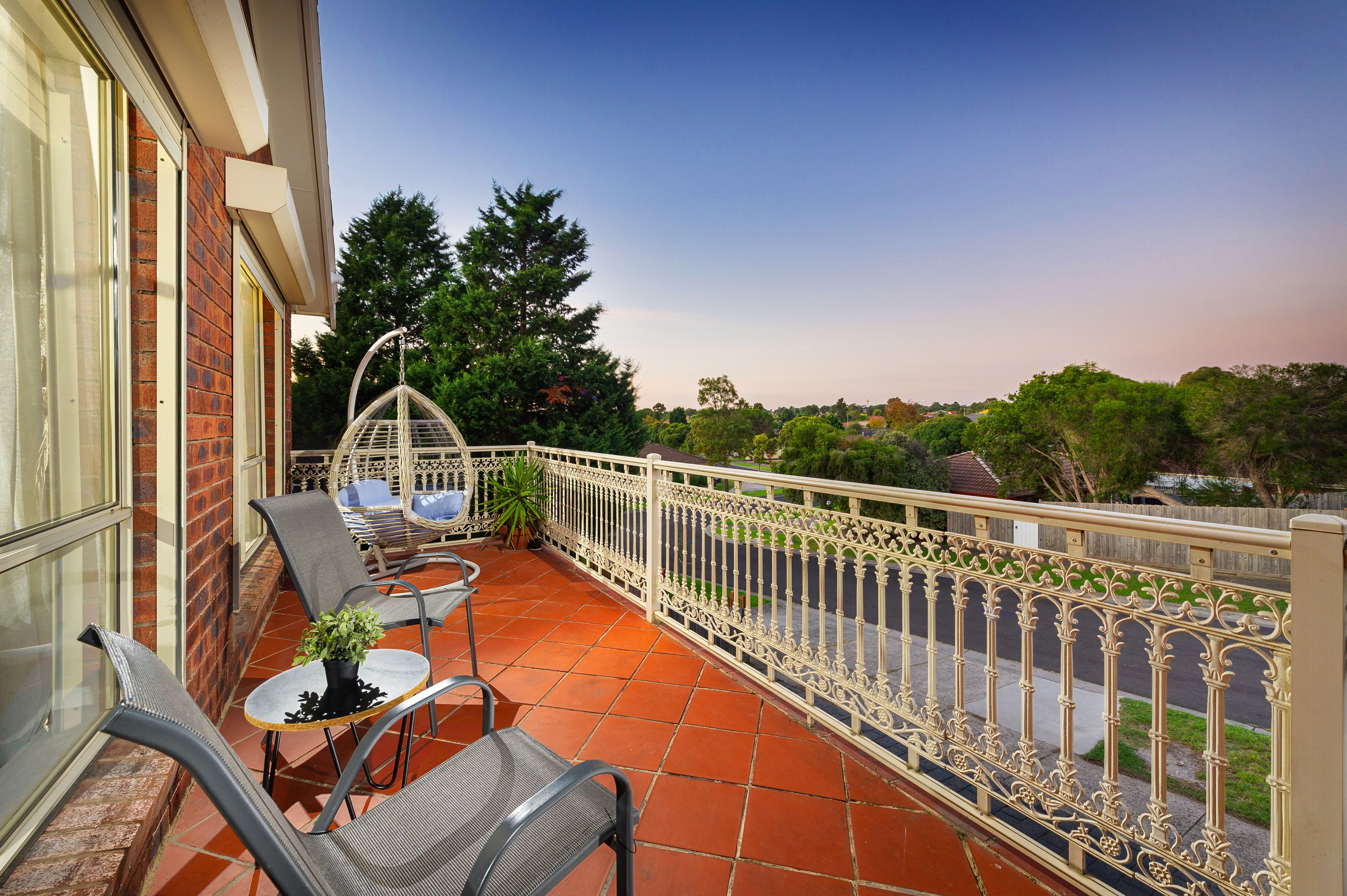 8 Hillcrest Court, Mill Park, VIC 3082