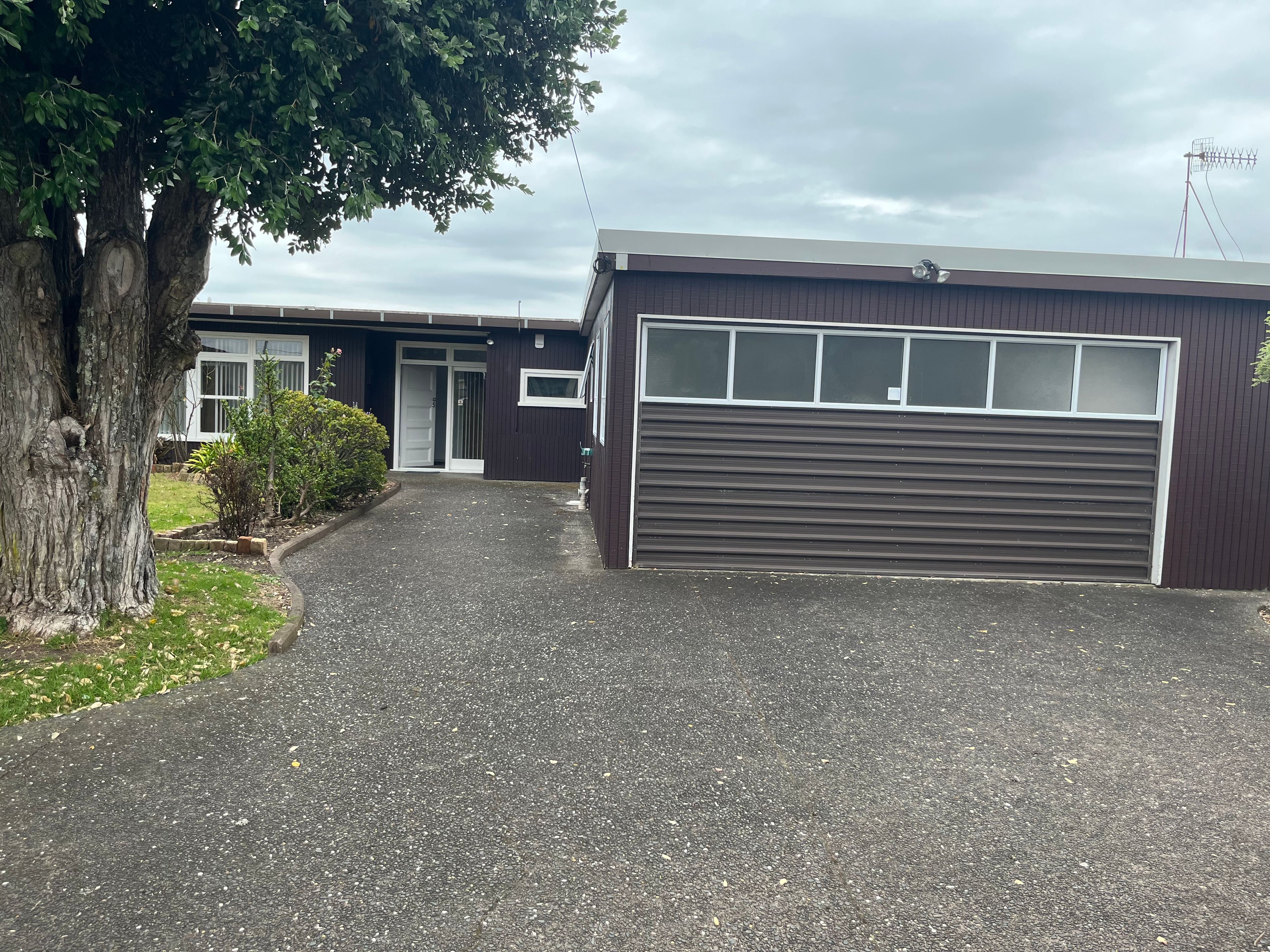 27 Ealing Crescent, Beachlands, Manukau City