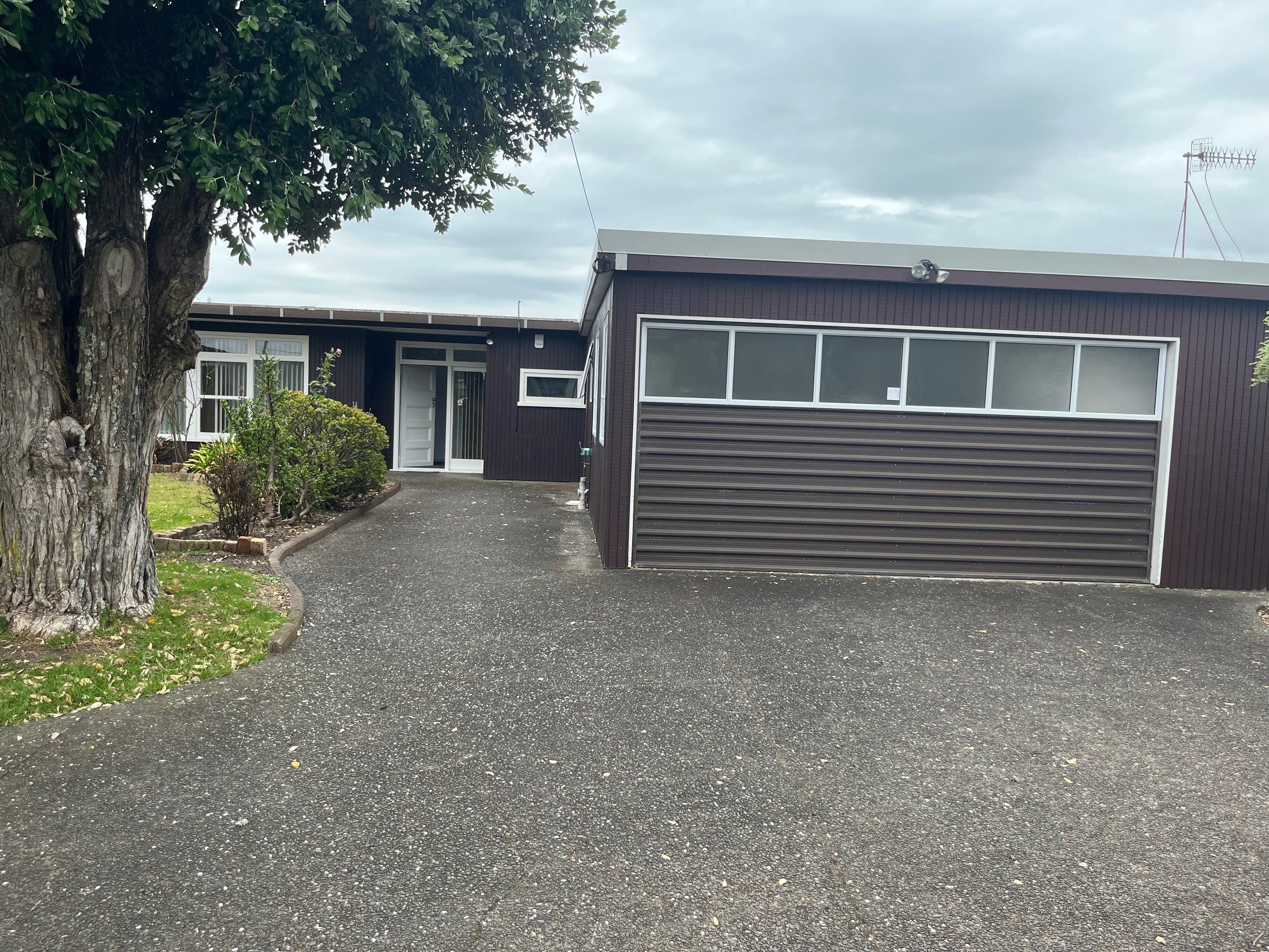 27 Ealing Crescent, Beachlands, Manukau City