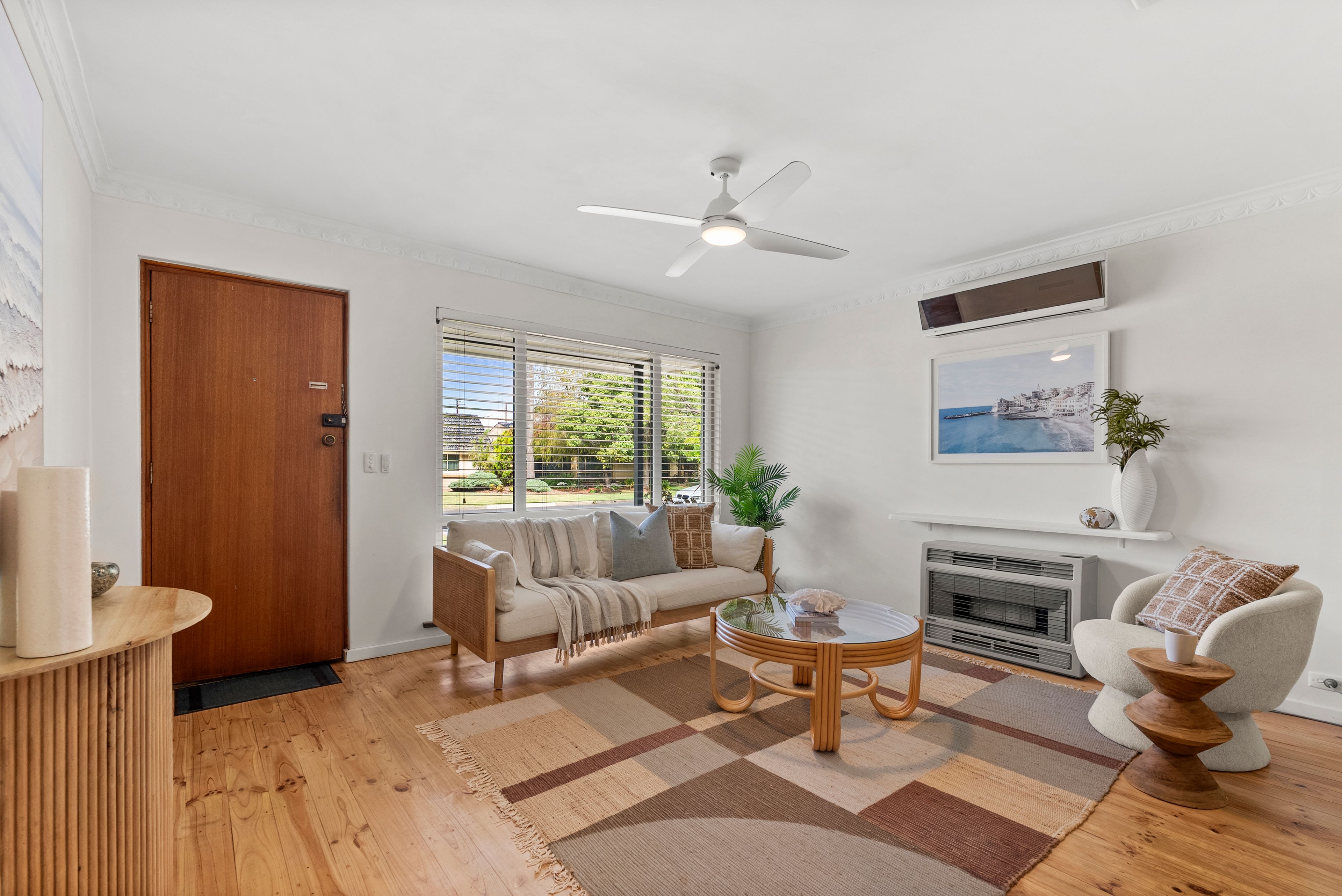 1/6 Hopkins Crescent — photo 3 of 19