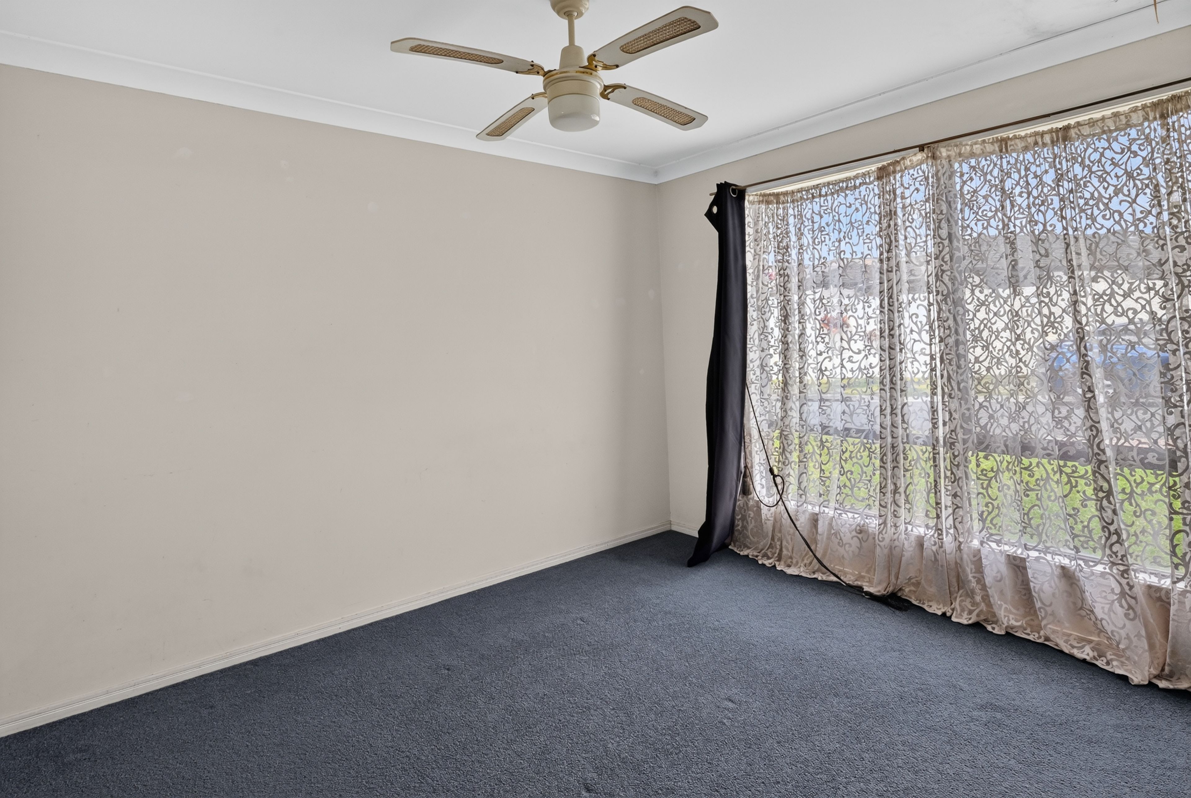 39 Merrilaine Crescent — photo 18 of 19