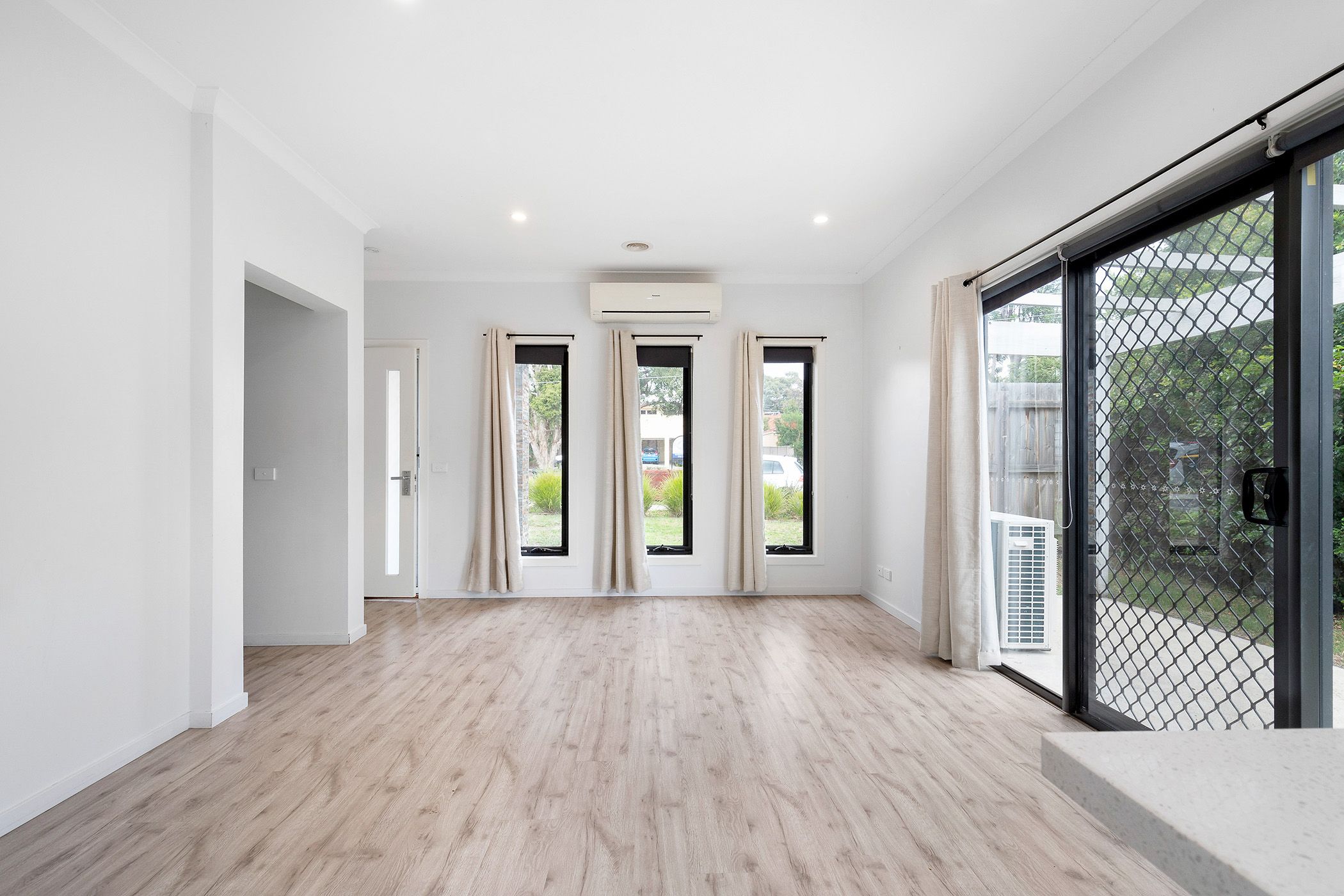 1/195 Beach Street, Frankston, VIC 3199