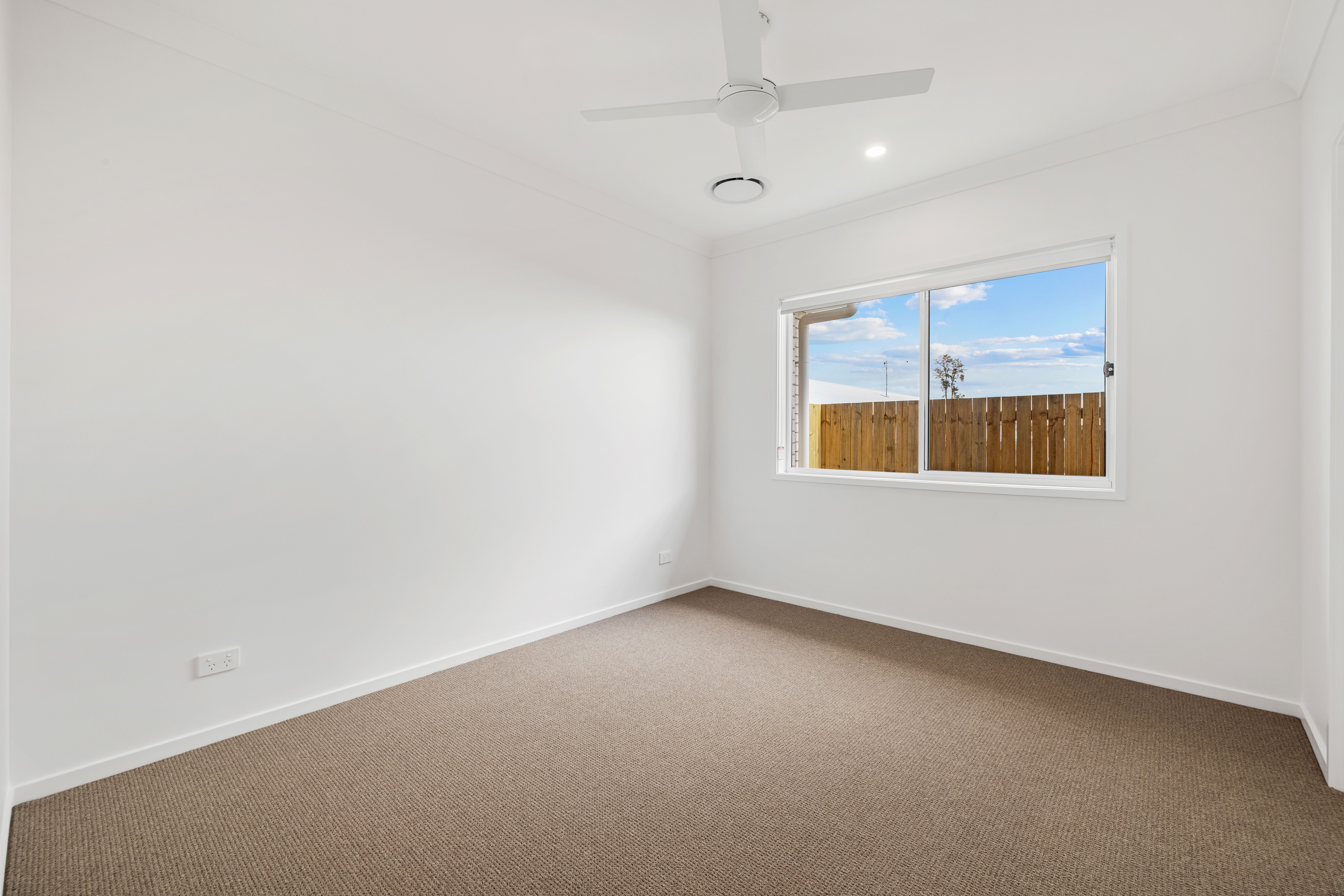 21 Jovinov Road — photo 6 of 12