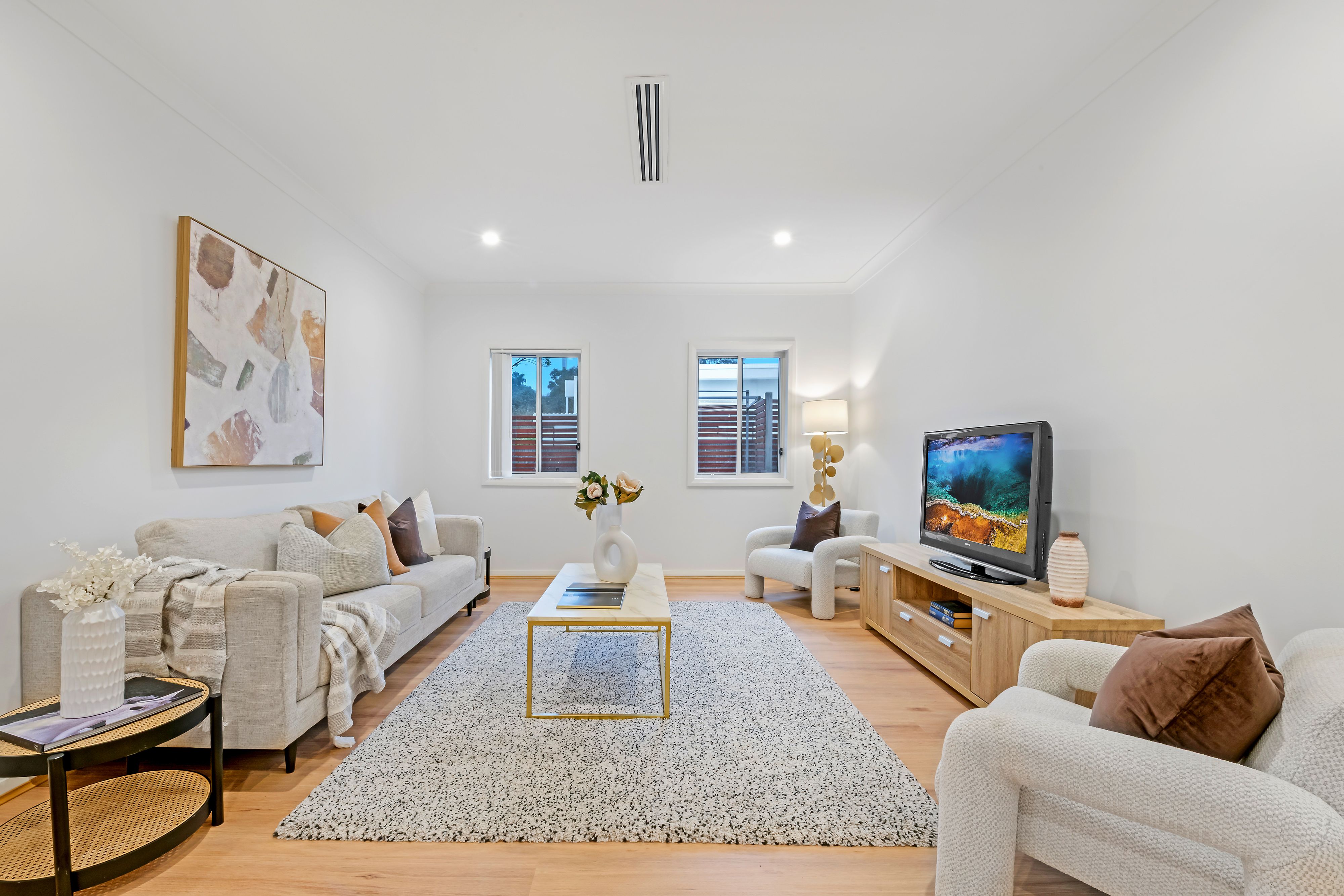 2 Oakhill Crescent — photo 5 of 15