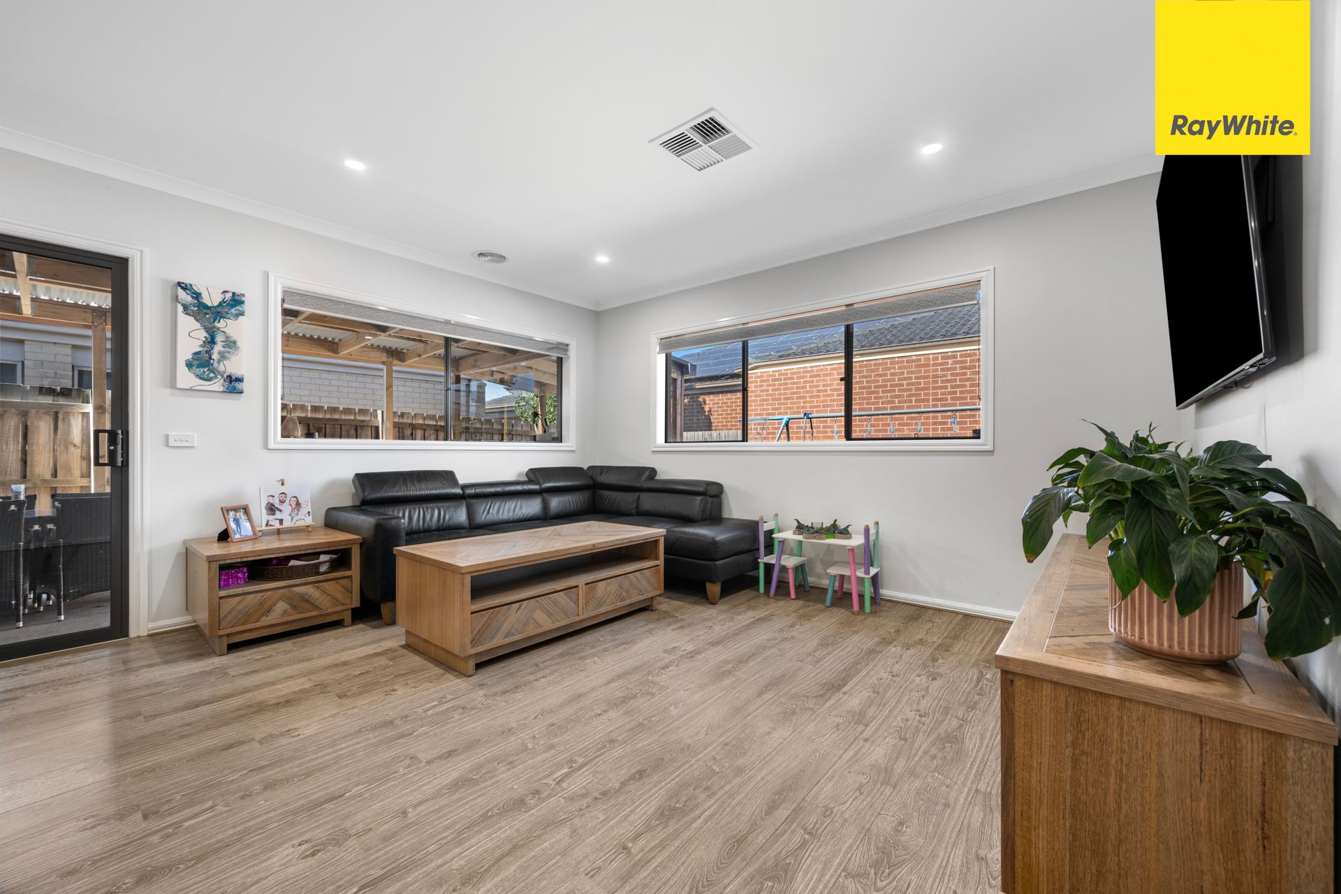 7 Clauscen Avenue — photo 7 of 23