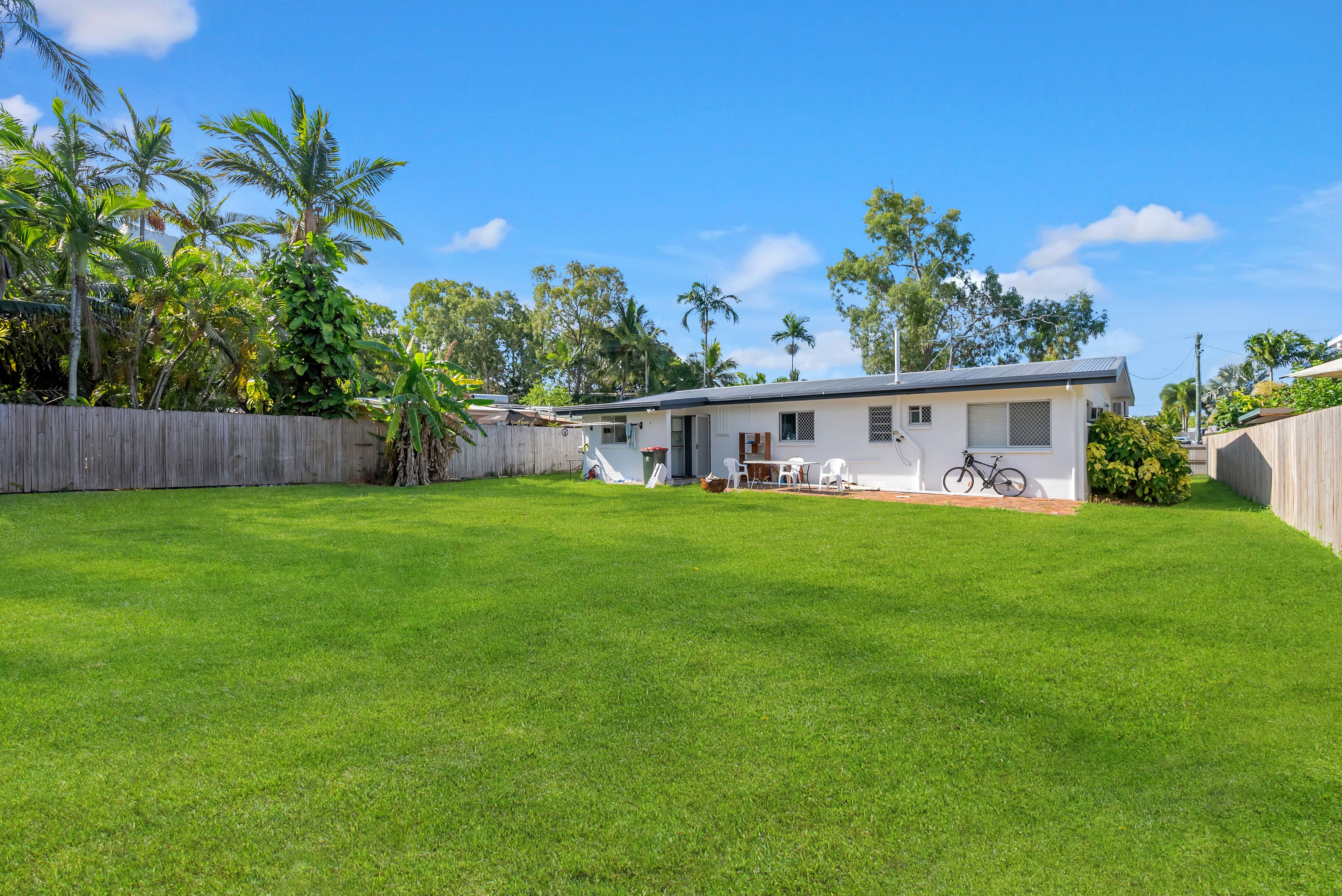 37 Terebra Street, Palm Cove, QLD 4879