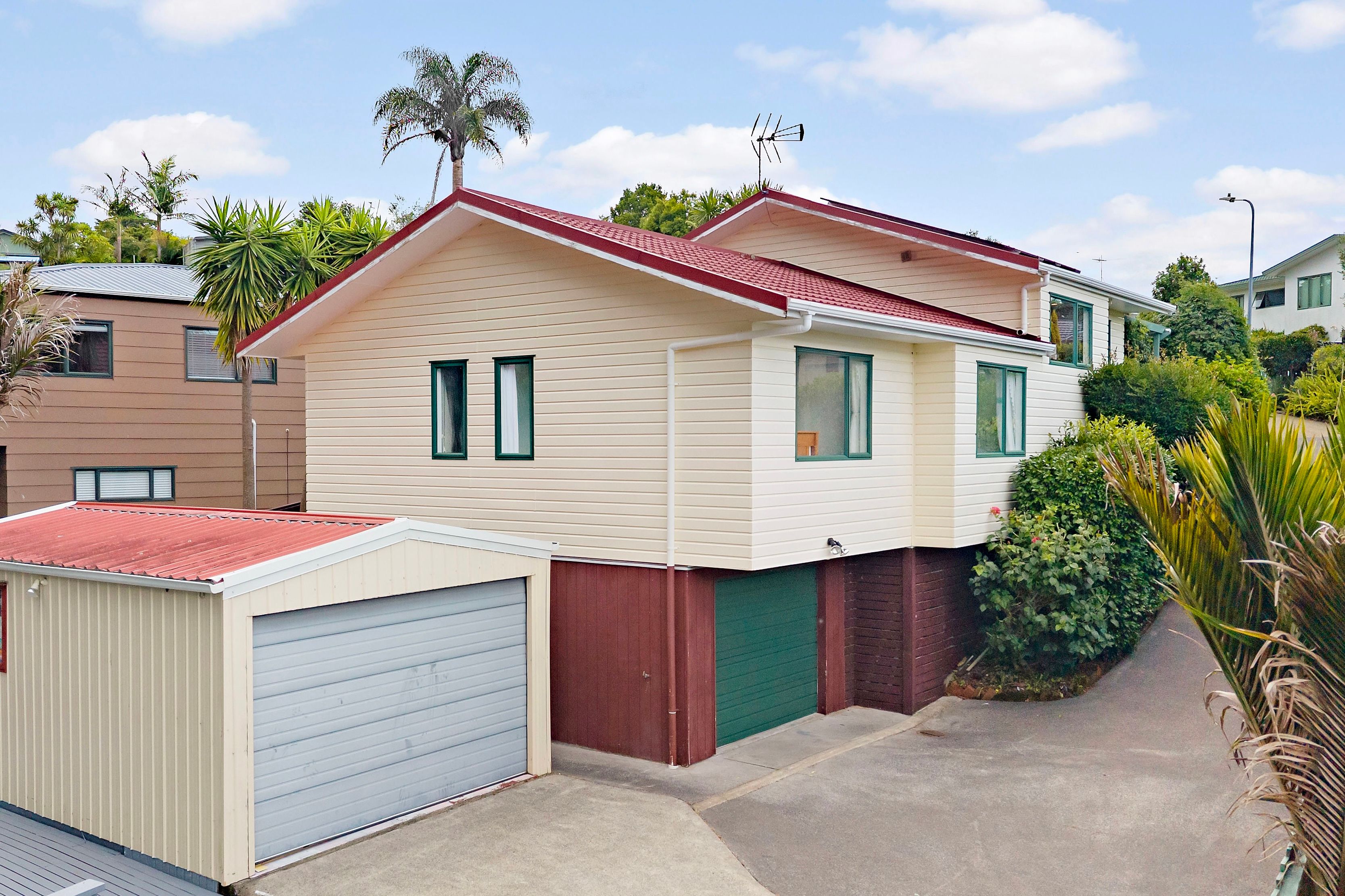 13 Longview Rise, Massey, Waitakere City 0610 - Sold House - Ray White ...