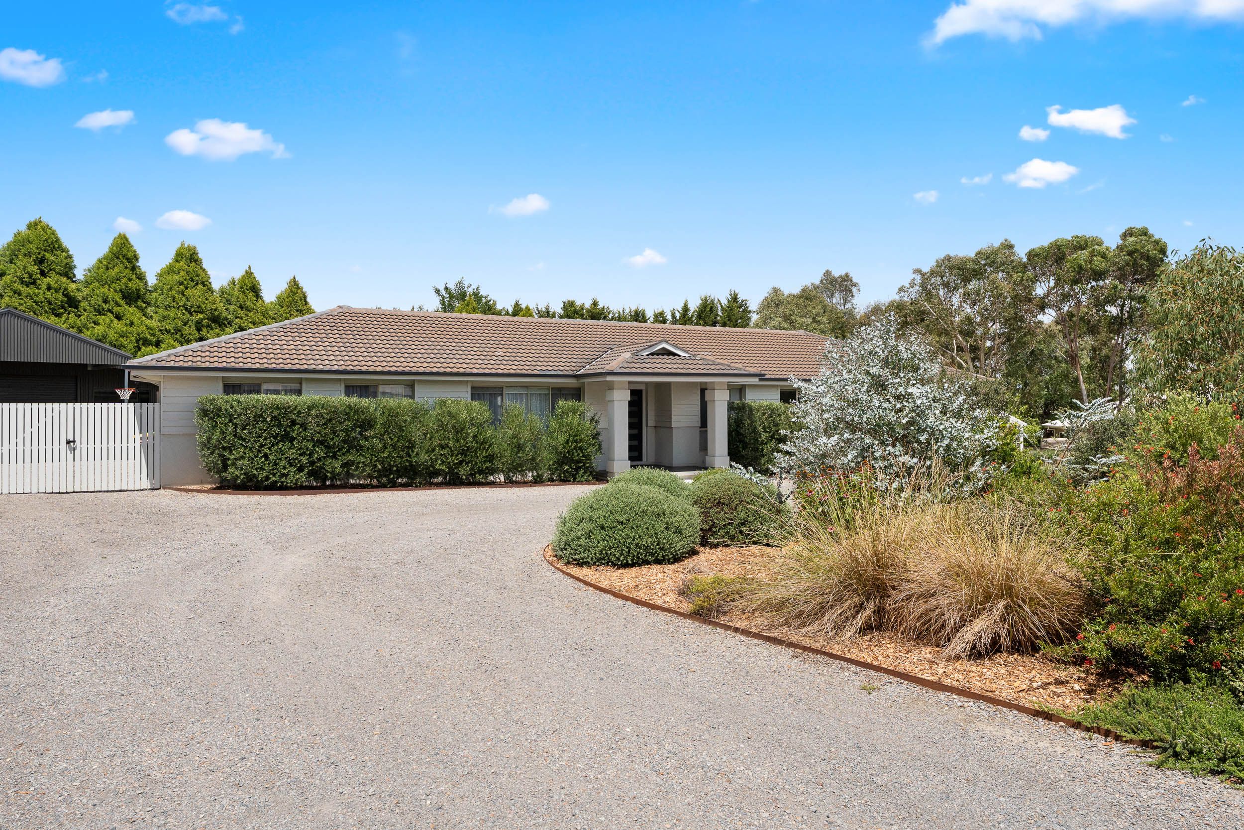 8 Oxley Crescent, Goulburn, NSW 2580