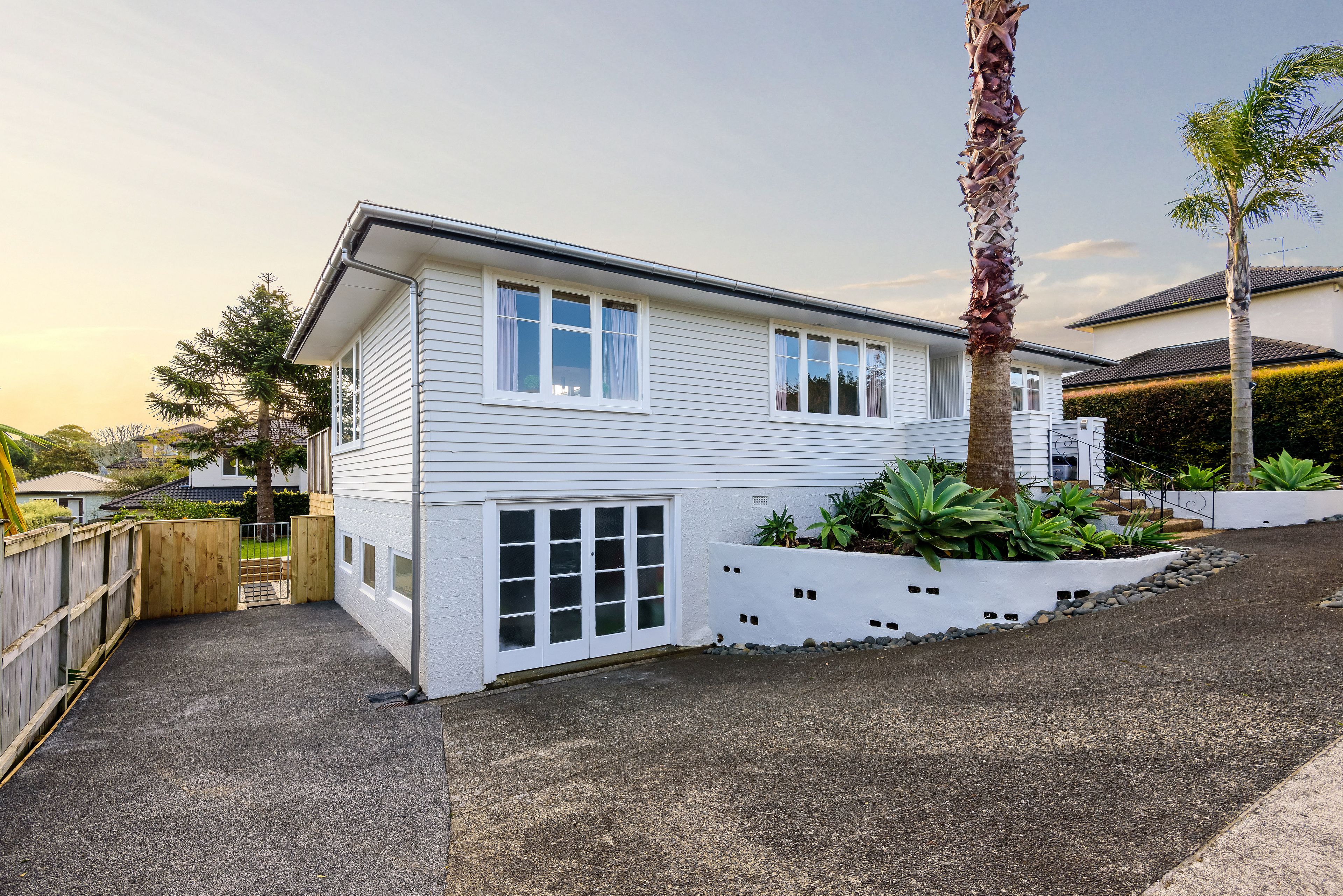 29A Paparoa Road, Cockle Bay, Manukau City