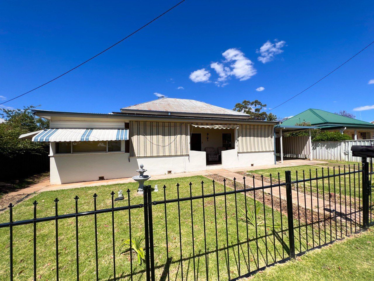 105 Boori Street, Peak Hill NSW 2869