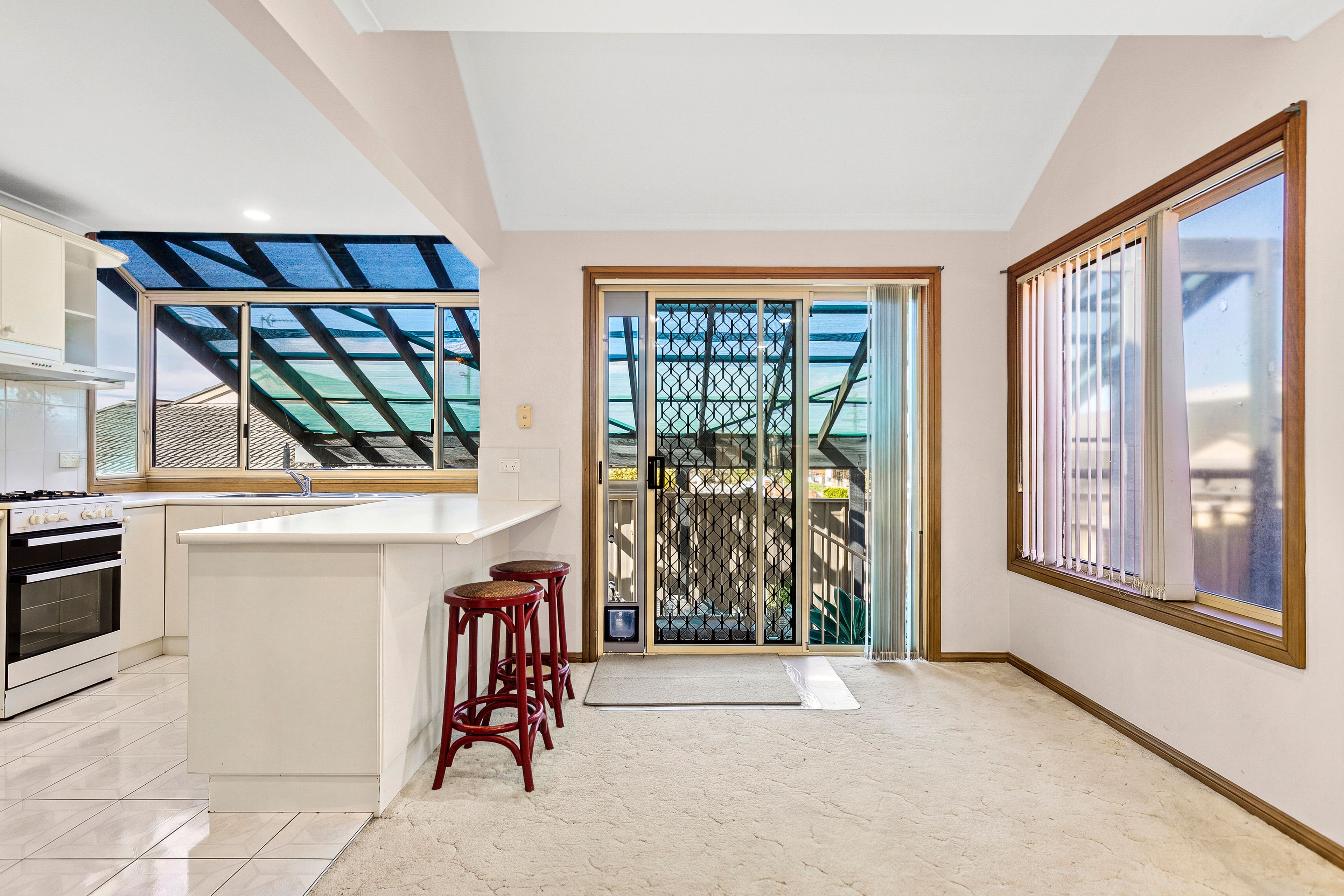 4/1-3 Robertson Street — photo 3 of 9