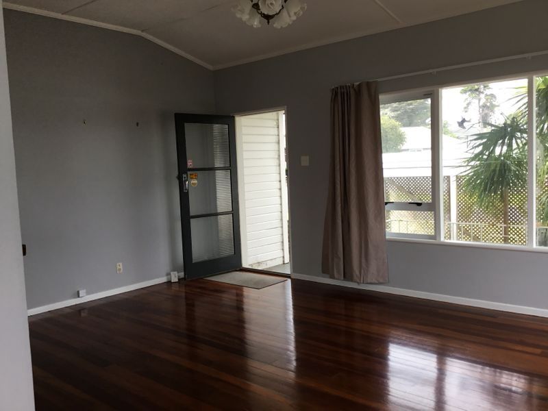 39 Sunnyhaven Avenue, Beach Haven, North Shore City