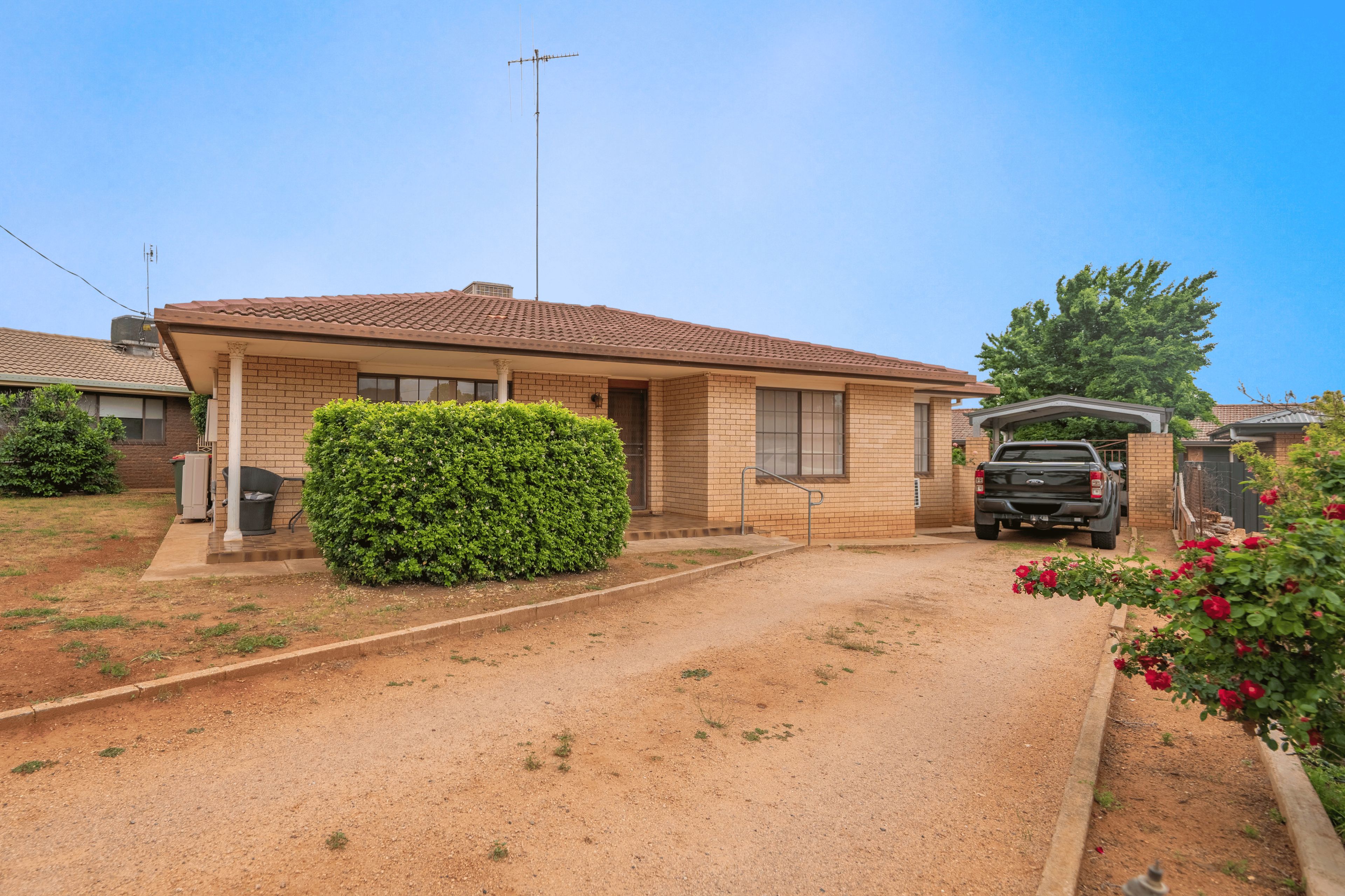 22 Brolgan Road — photo from Ray White Parkes