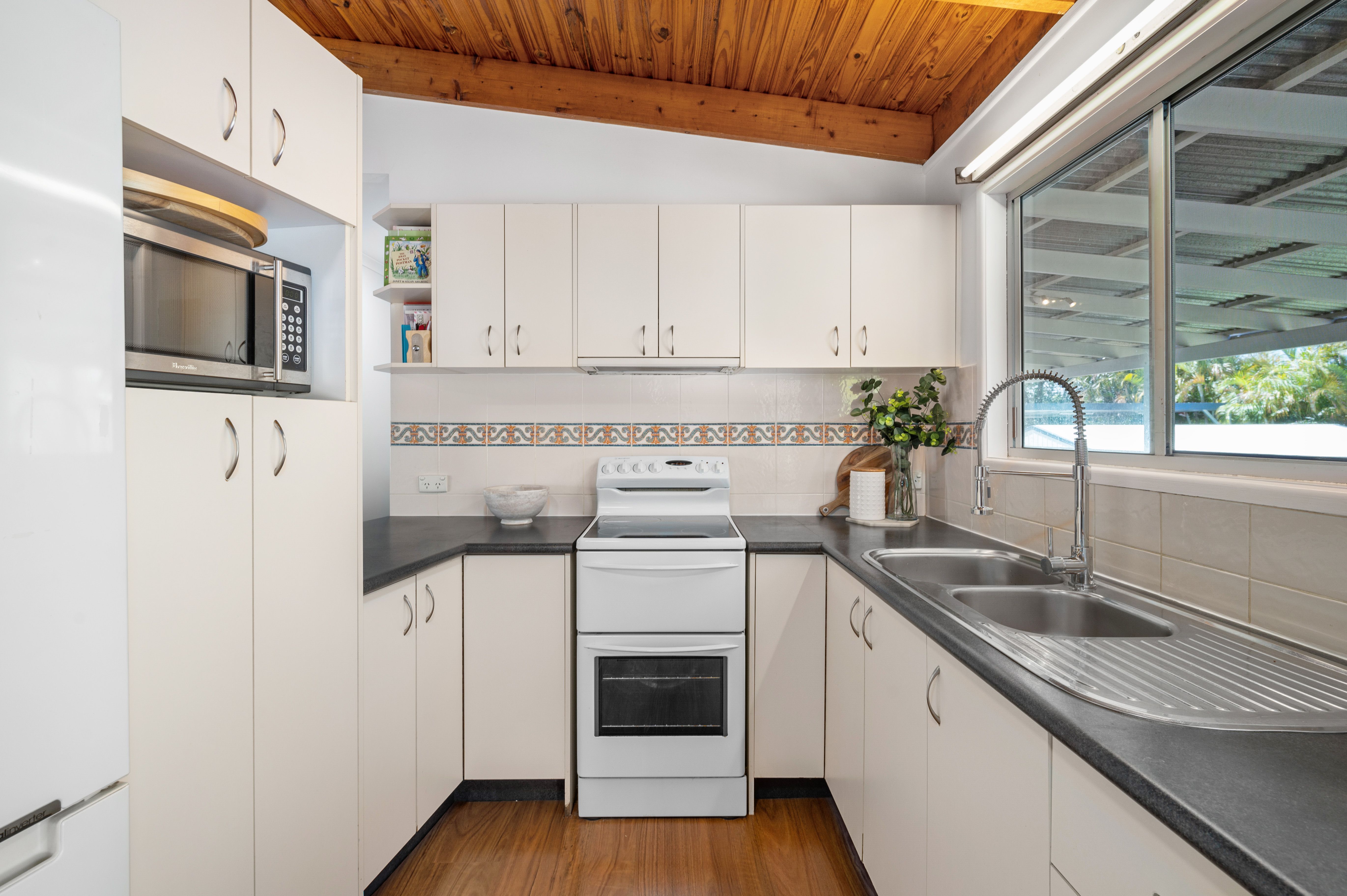 14 Tulong Street, Crestmead, QLD 4132