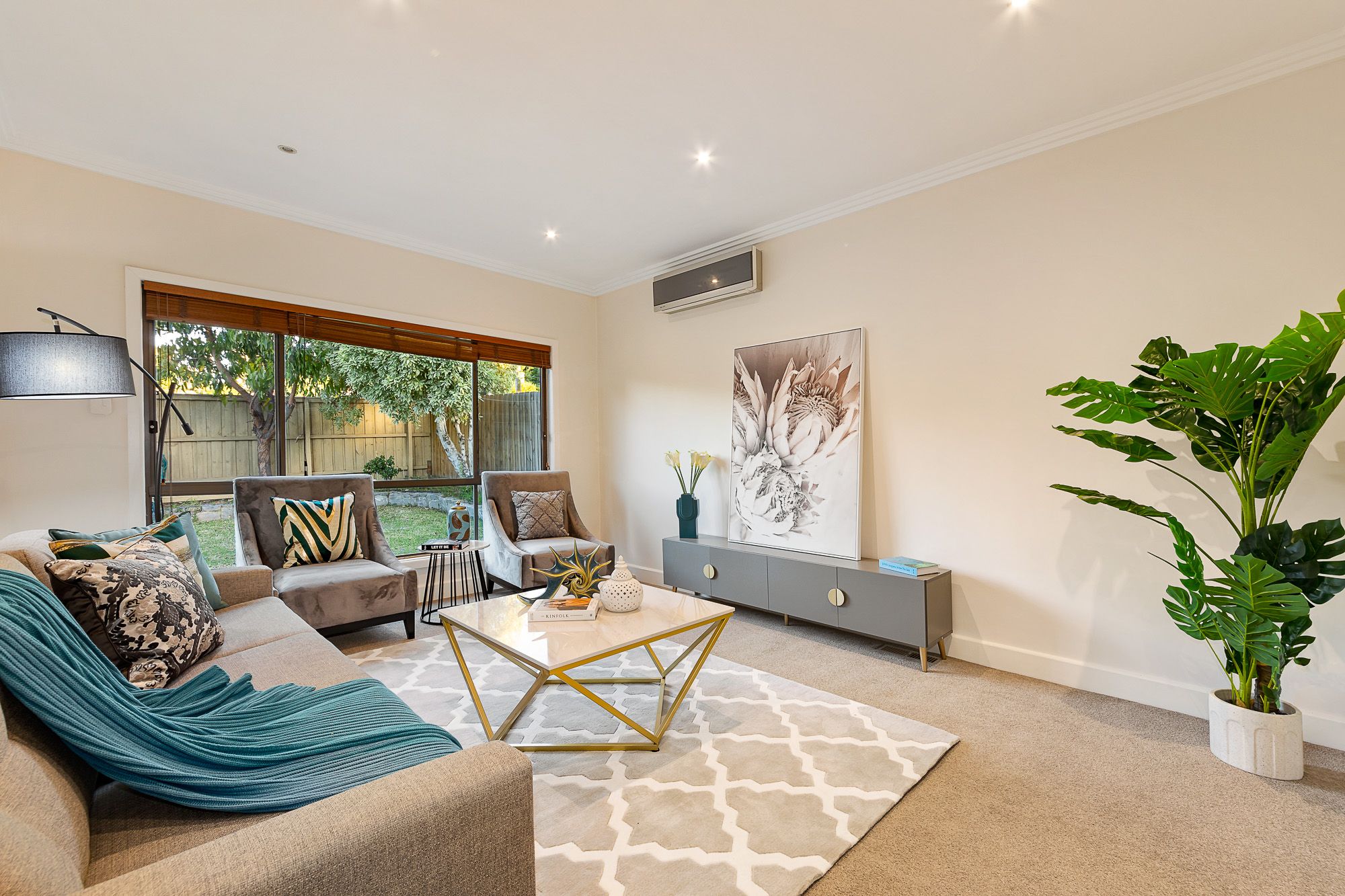 13 Middleborough Road, Burwood, VIC 3125