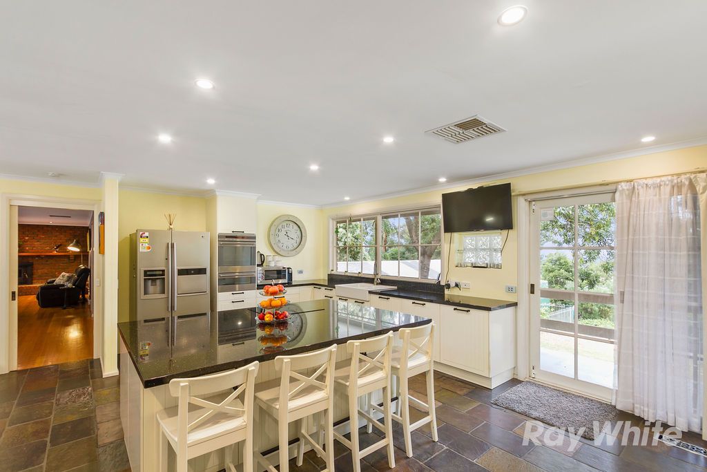 15 Mont Albert Road, Ferntree Gully, VIC 3156