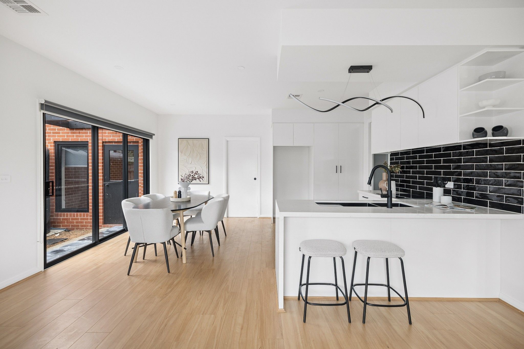 1/34 Eisenhower Street — photo 4 of 13