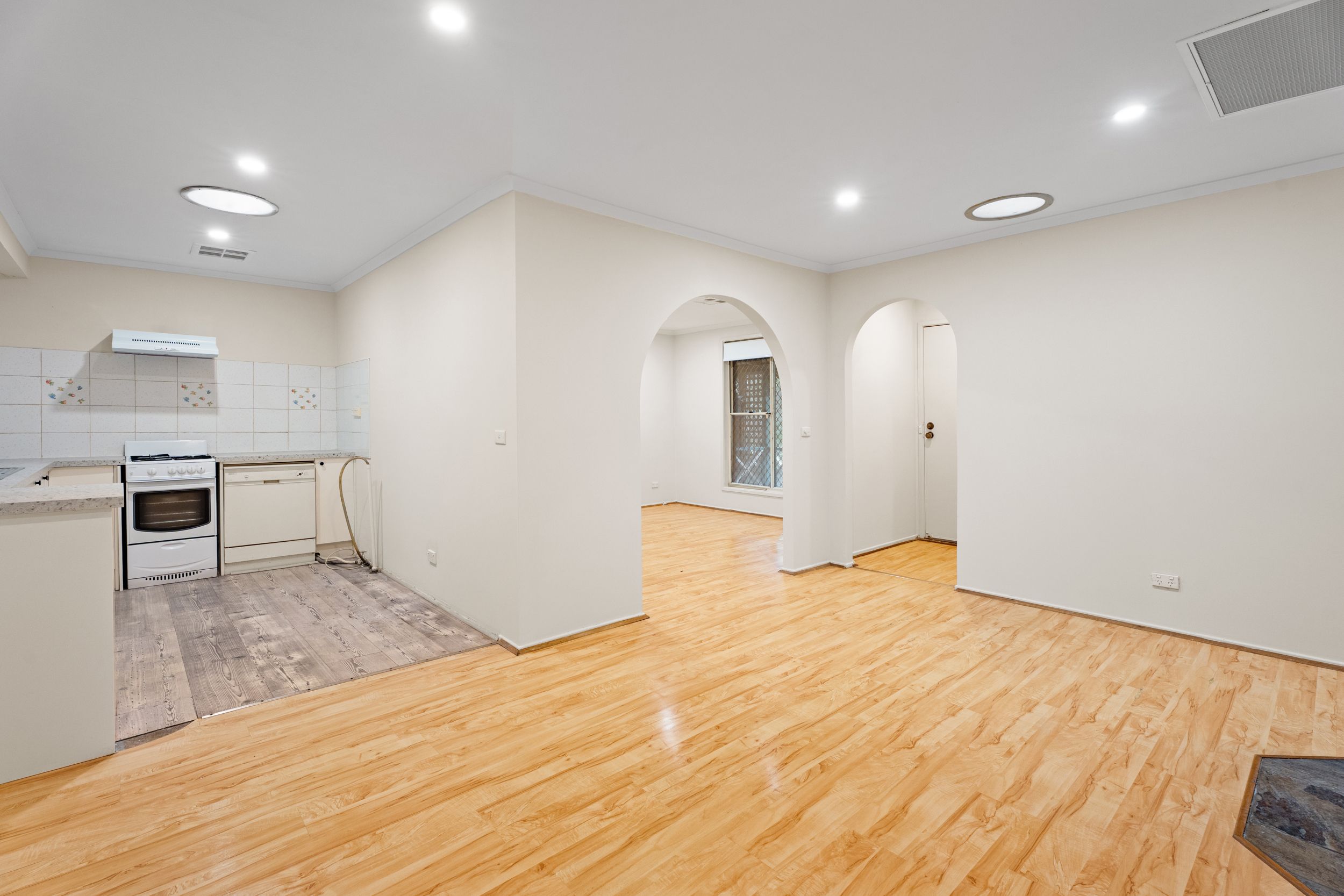 48 Pensax Road — photo 4 of 22