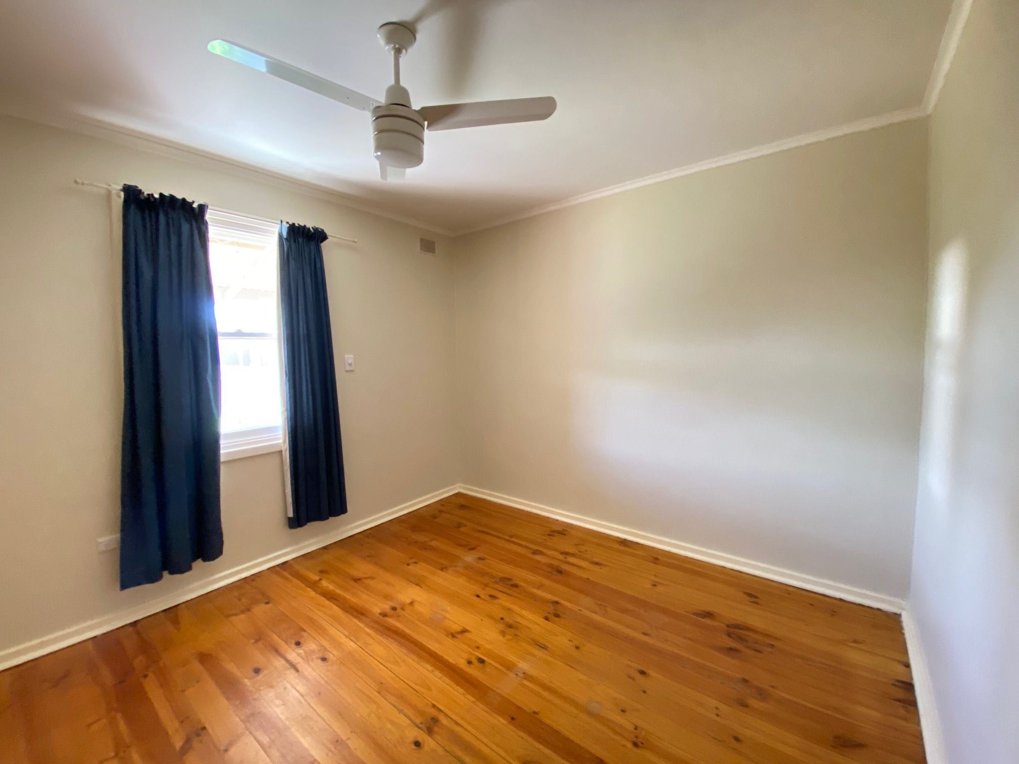 16 Albert Street — photo 9 of 10