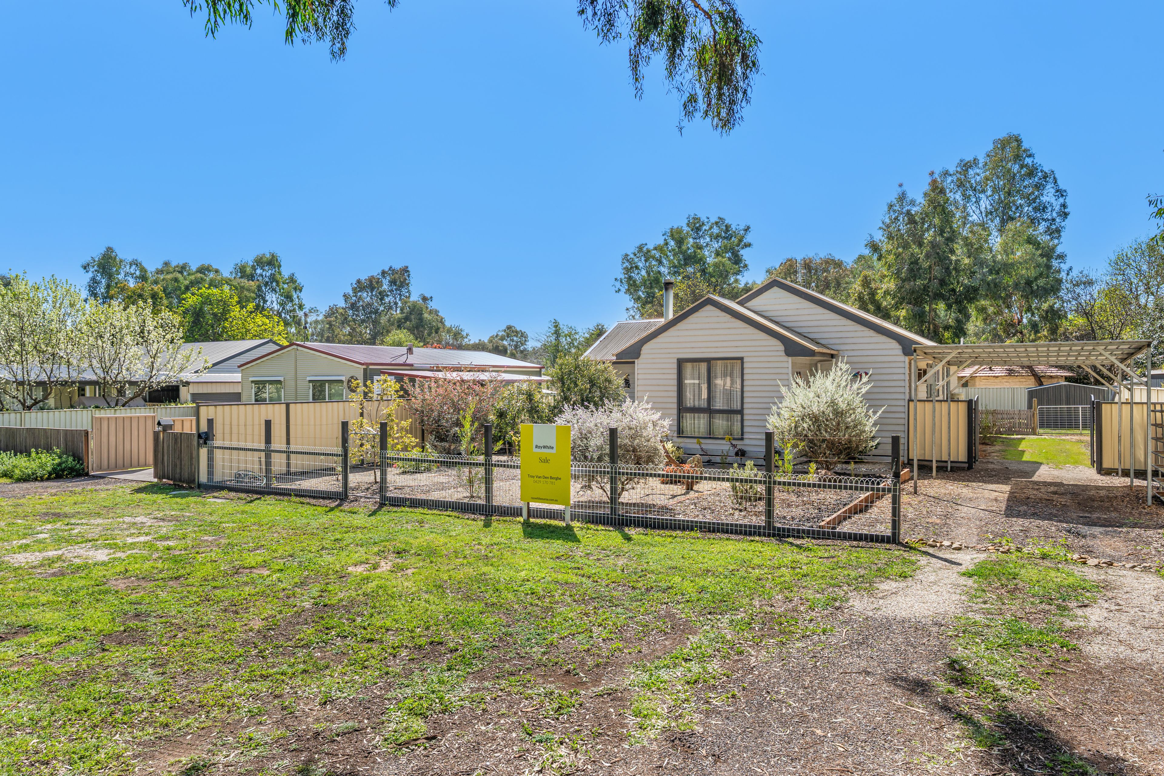 4 Lilac Street — photo from Ray White Euroa