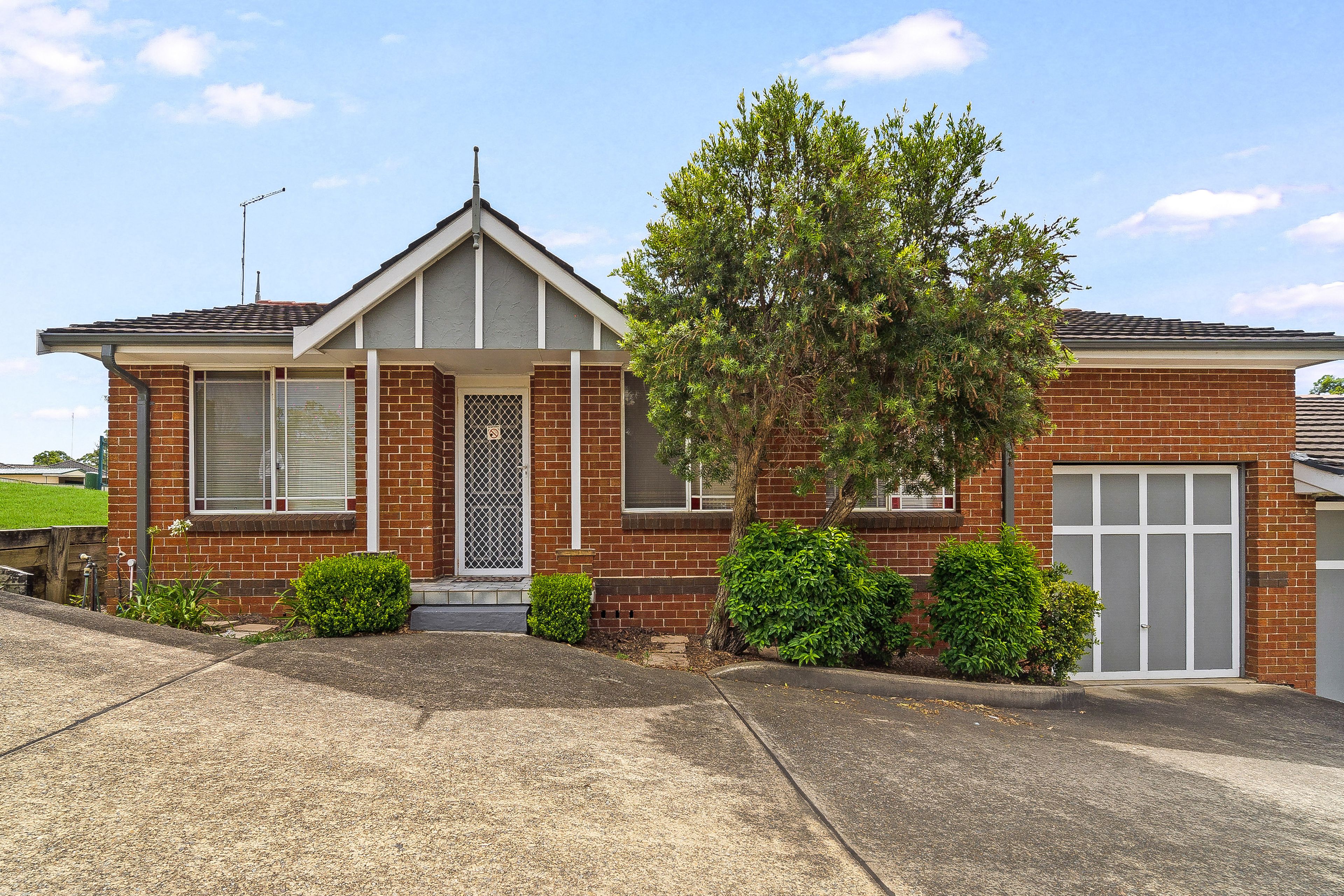 14 Westmoreland Road, Minto NSW 2566