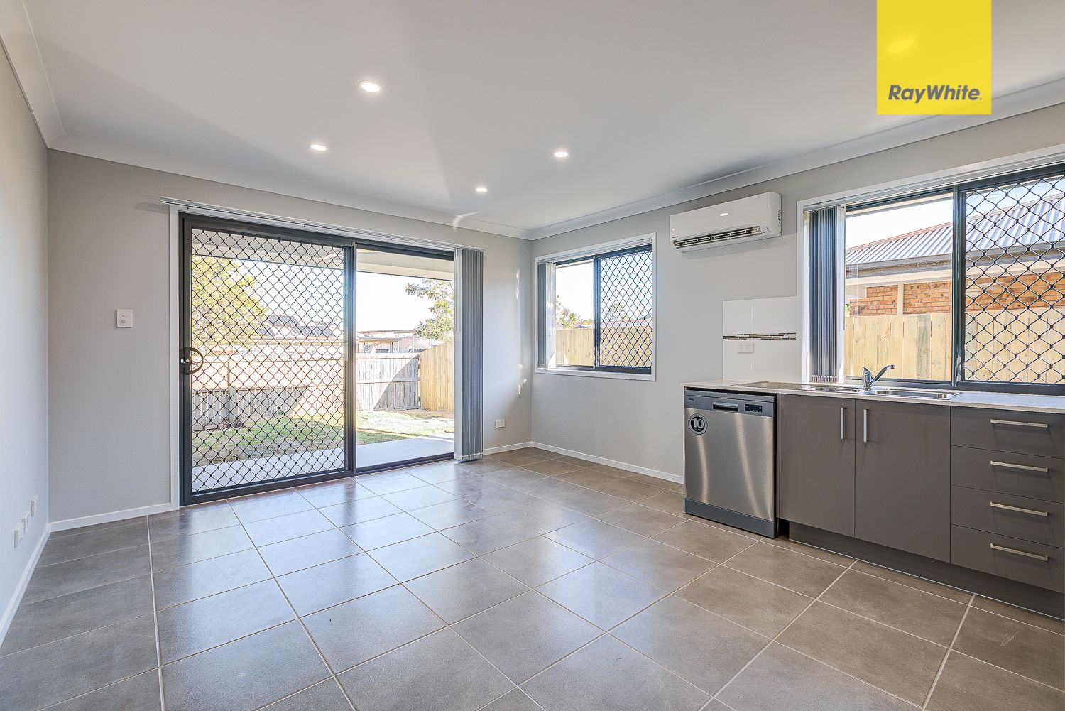 8B/20 Pinelands Street, Loganlea, QLD 4131