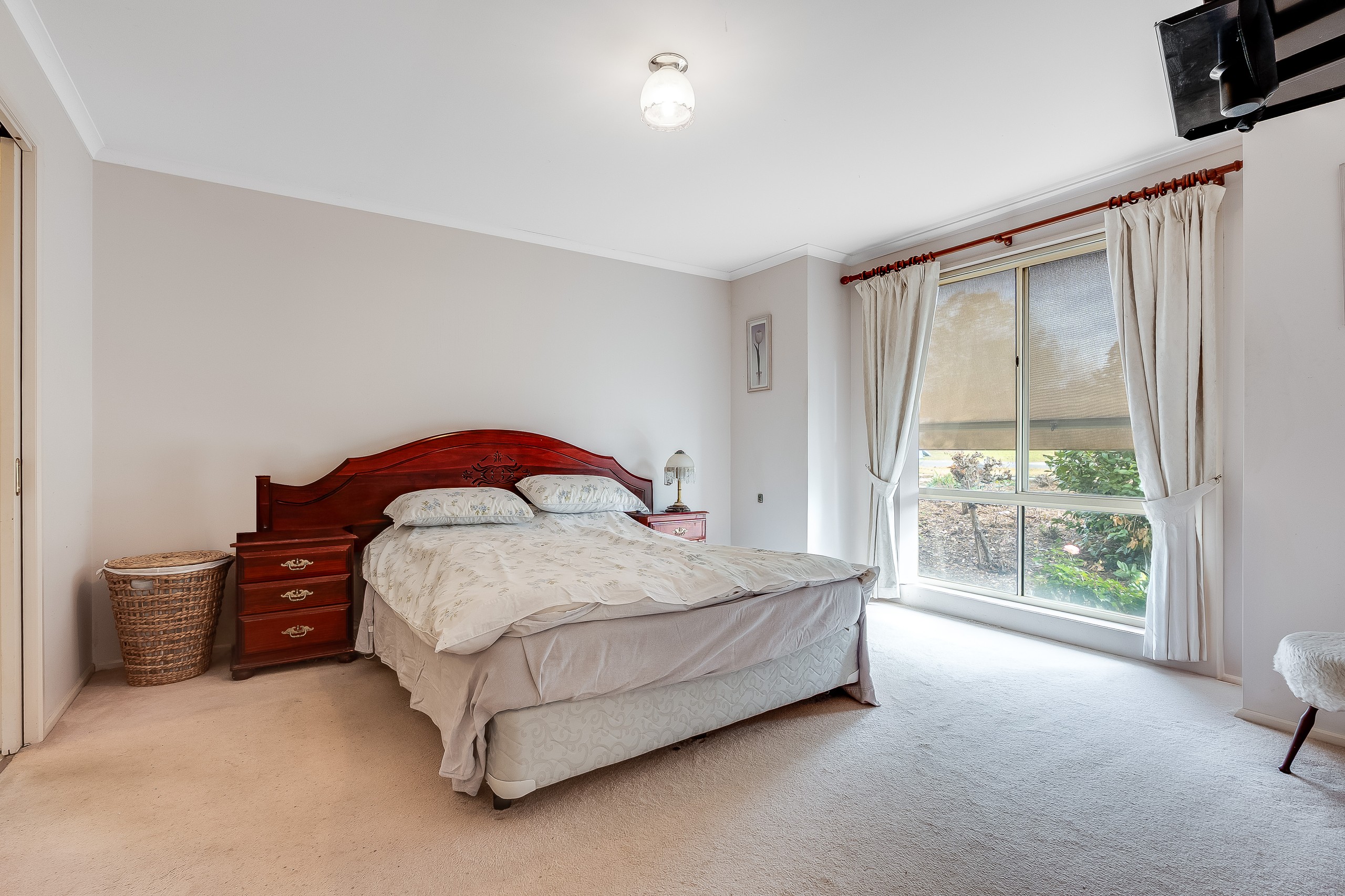 11 Fairbairn Street, Glenroy, NSW 2640