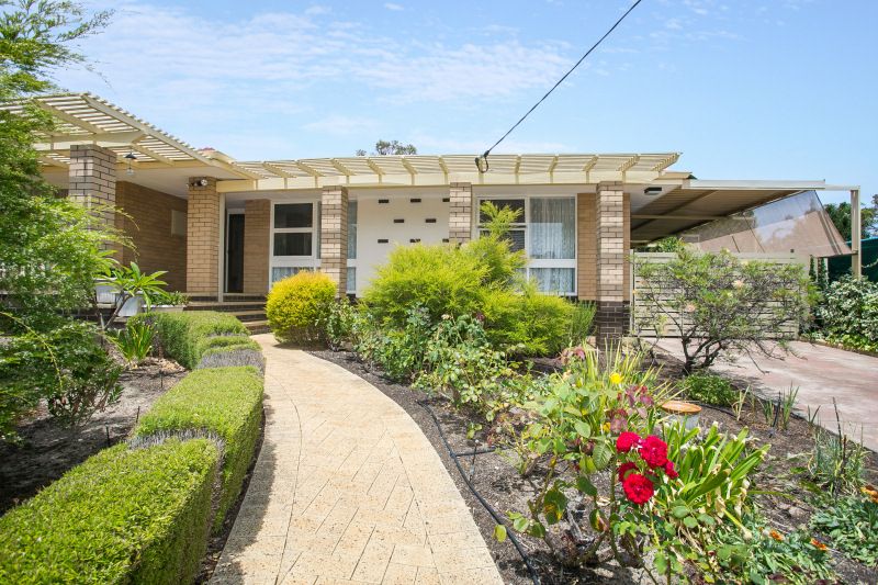21 Phillip Grove, Kalamunda WA 6076