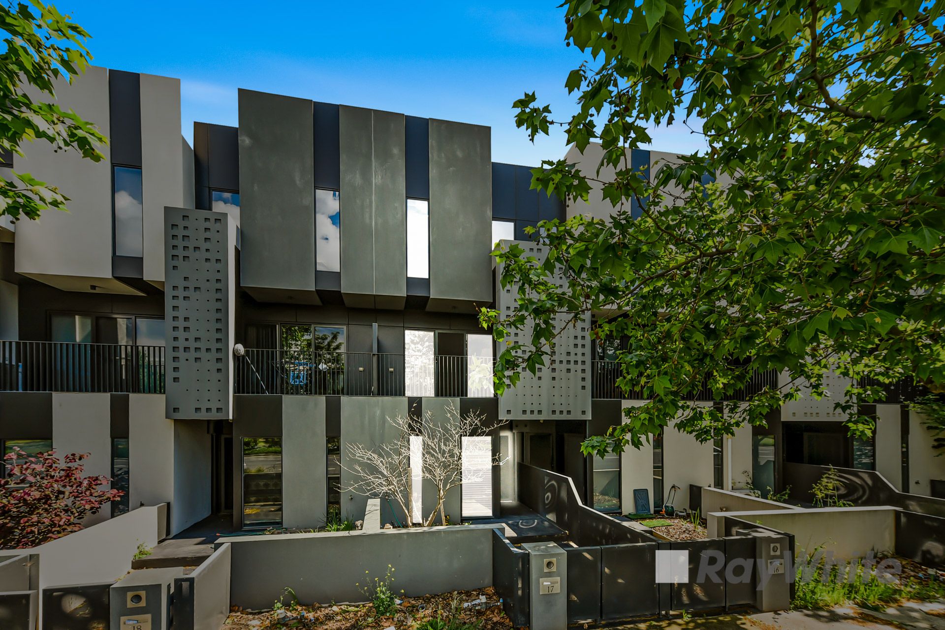 68 Cheltenham Road, Dandenong VIC 3175