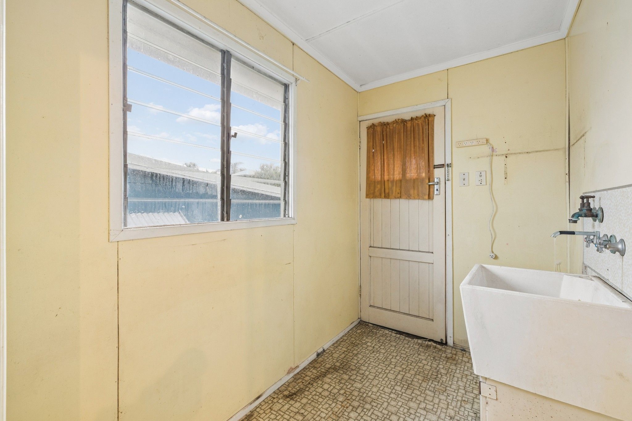 66 Boxgrove Avenue — photo 11 of 13