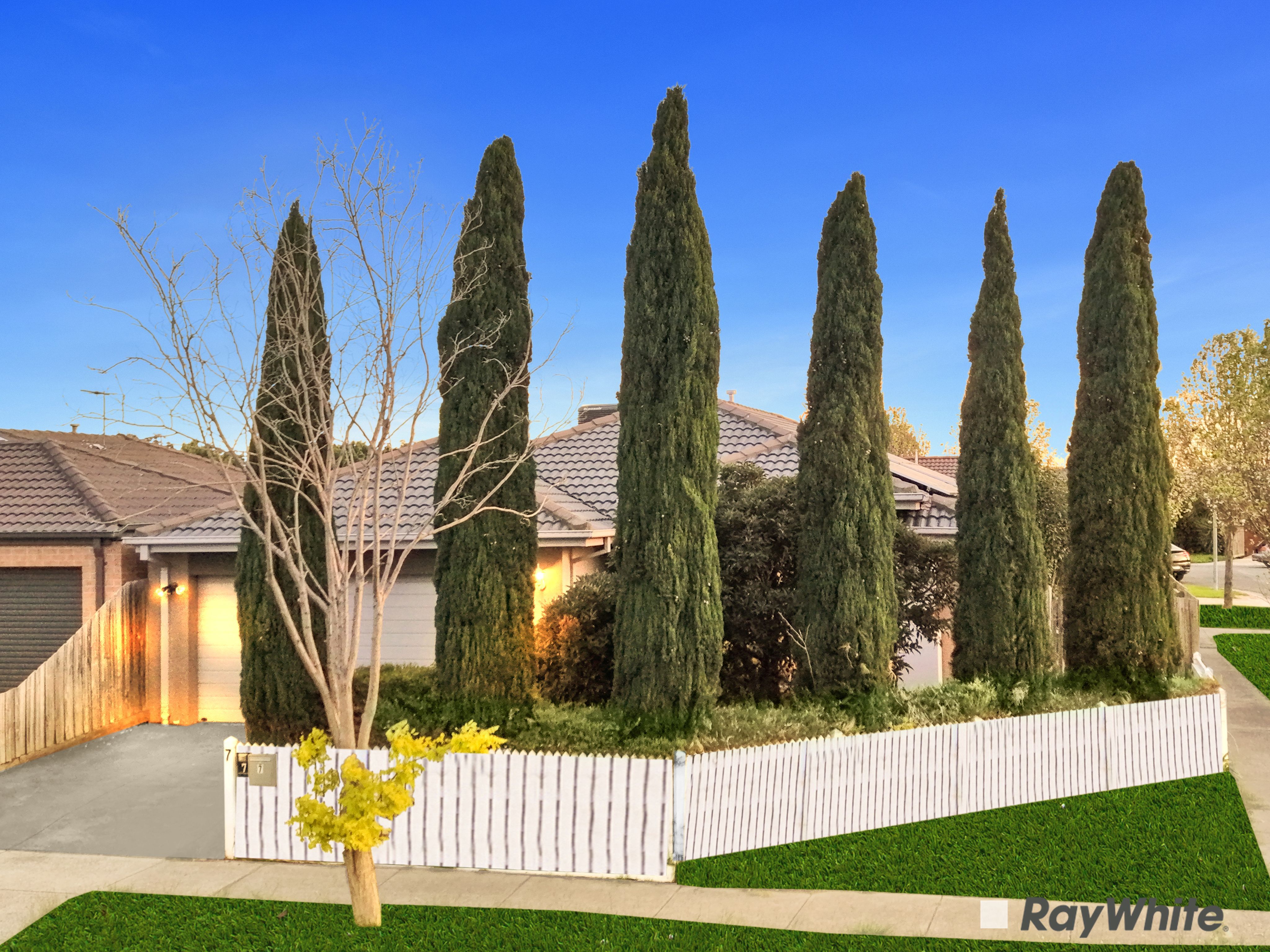 7 Immy Parade — photo from Ray White Narre Warren