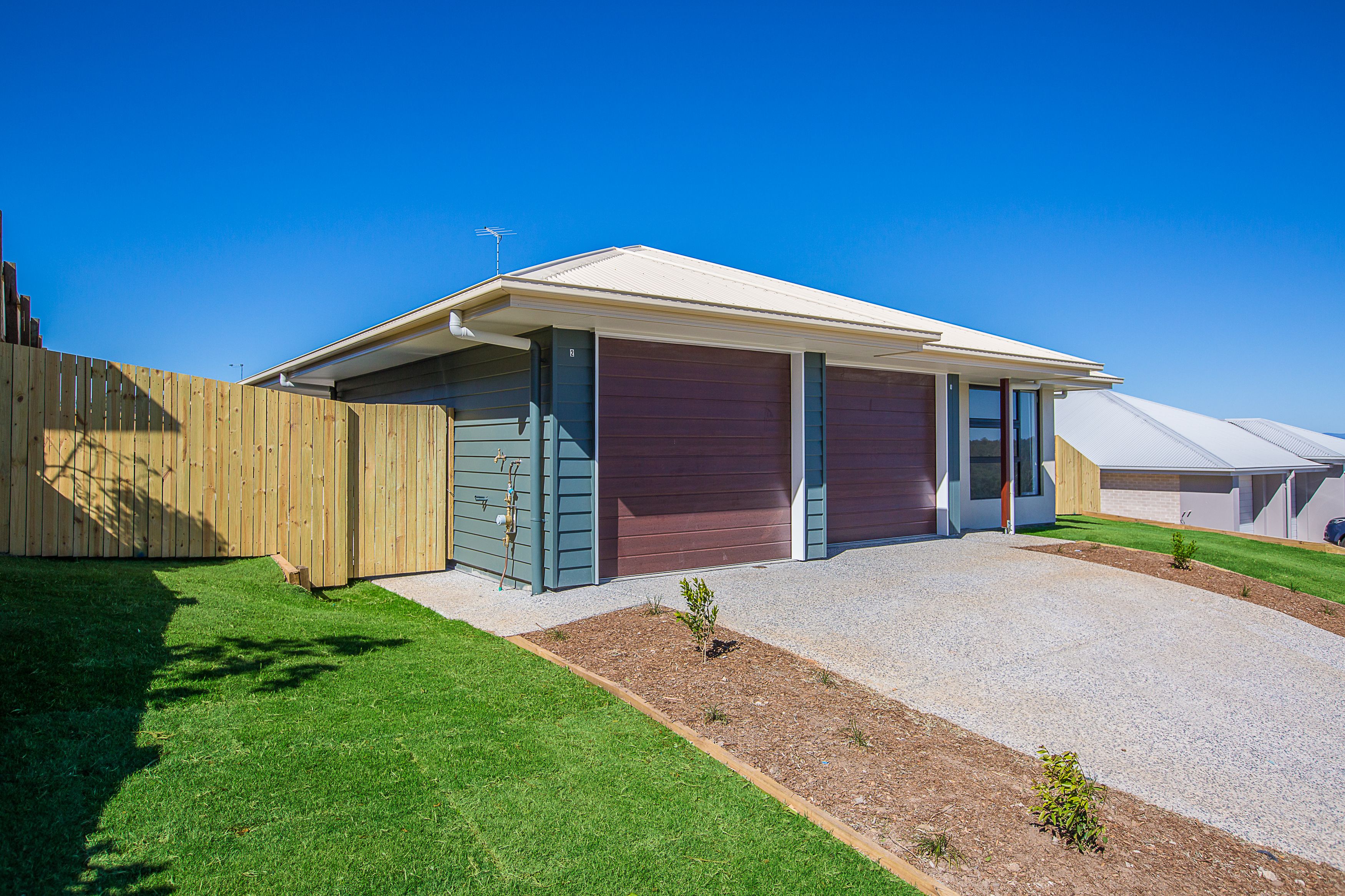 2/13 Bulloo Crescent, BRASSALL, QLD 4305