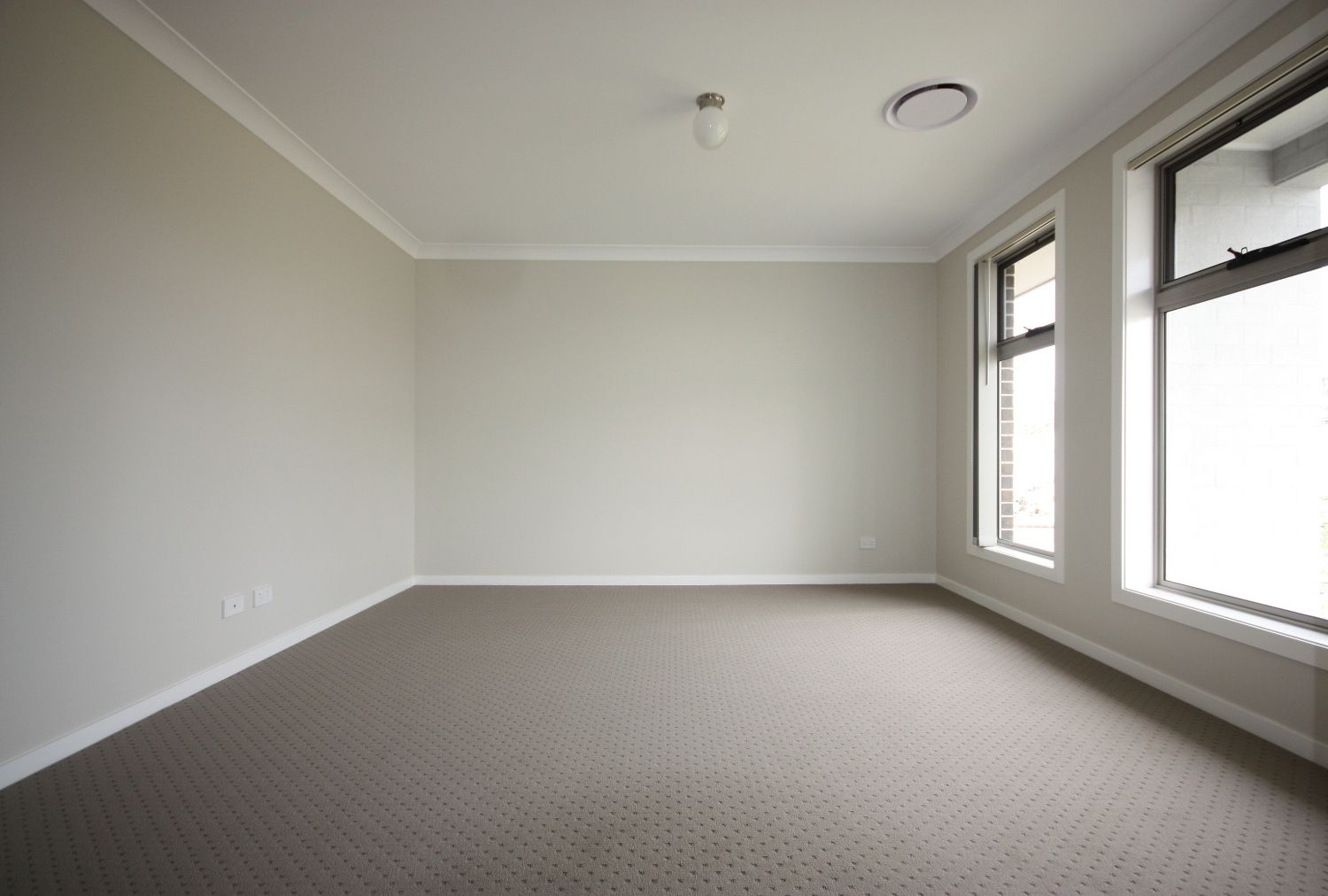 15 Allison Circuit, ORAN PARK, NSW 2570