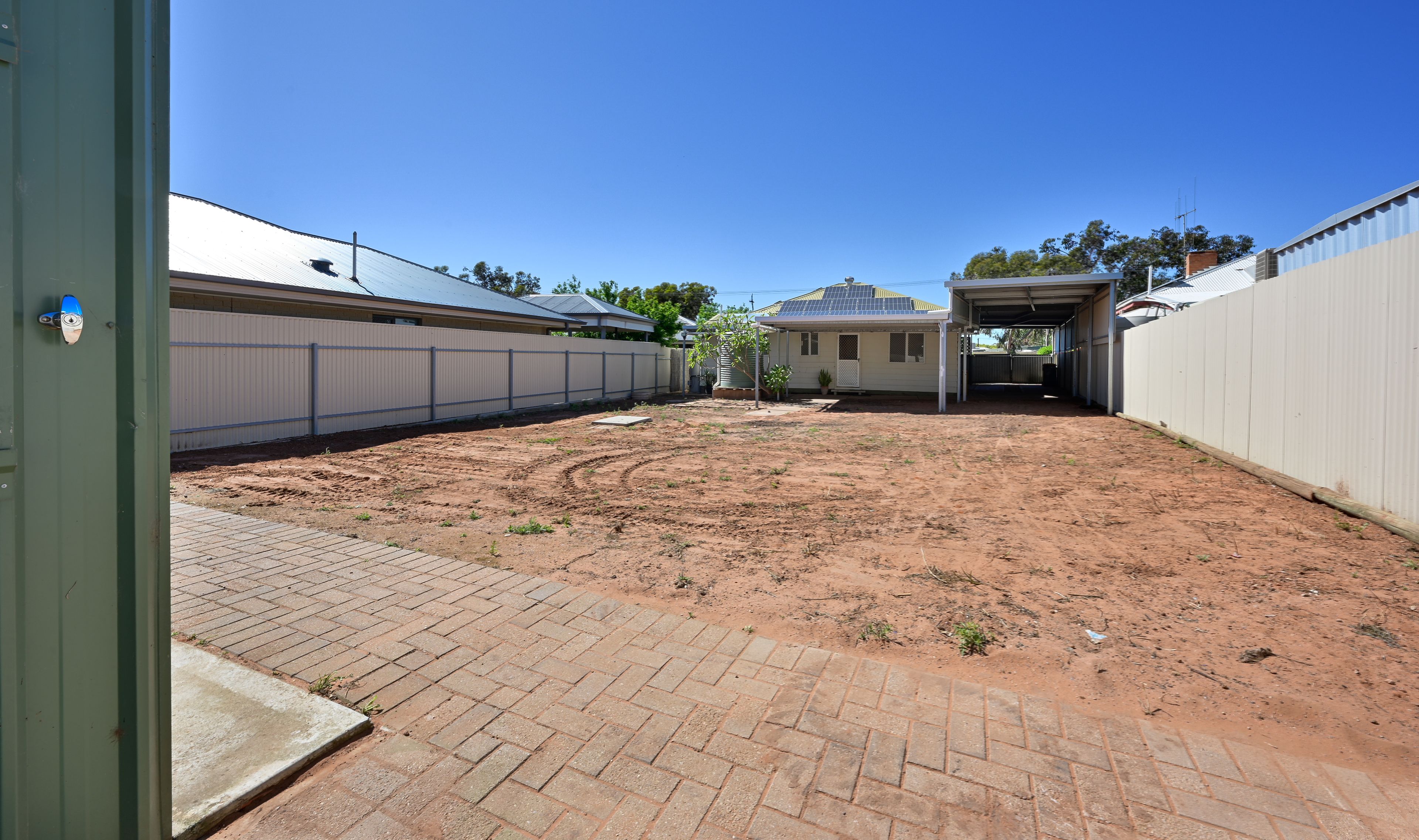 10 Hunter Crescent — photo 19 of 19