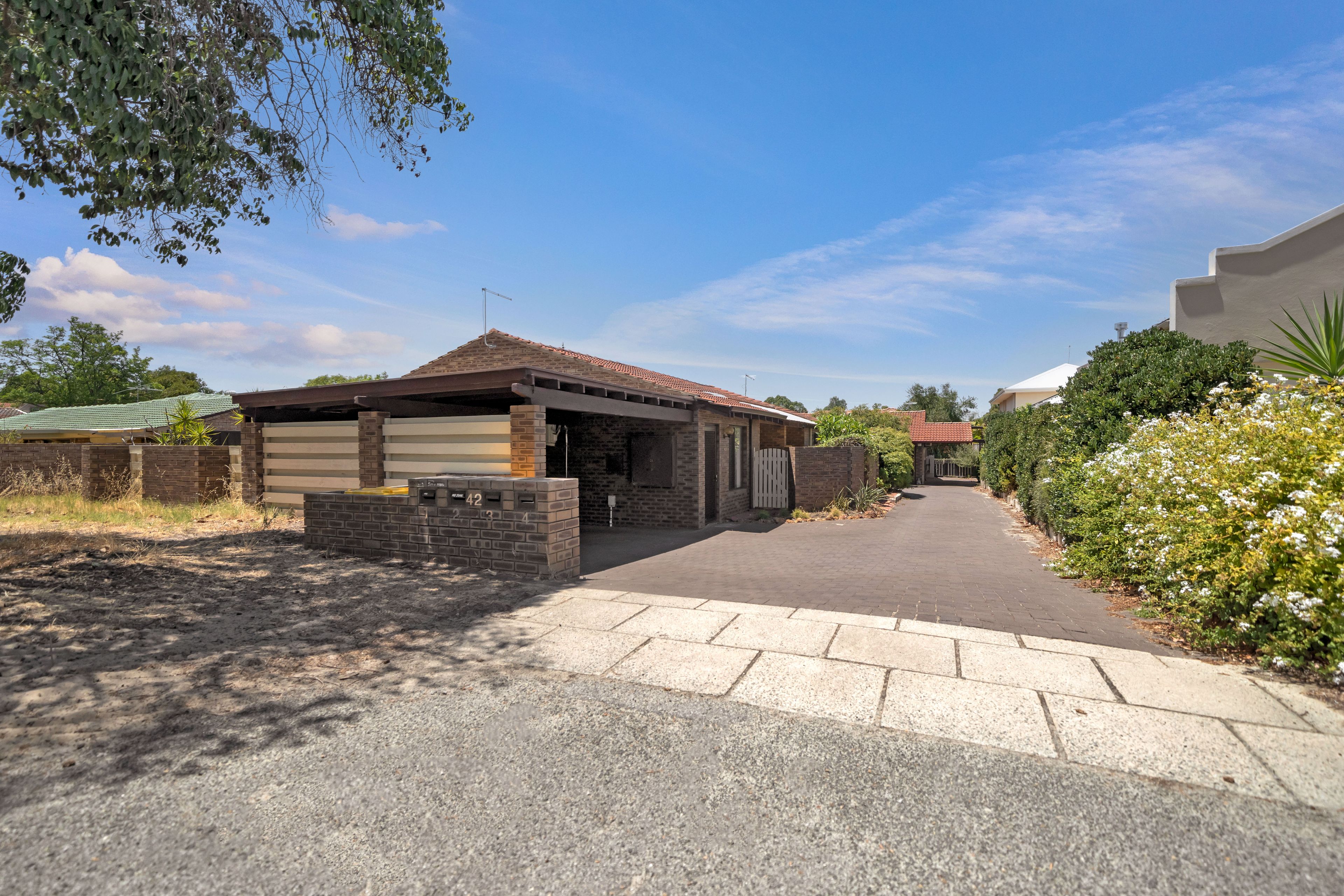 1/42 Lockhart Street, Como, WA 6152