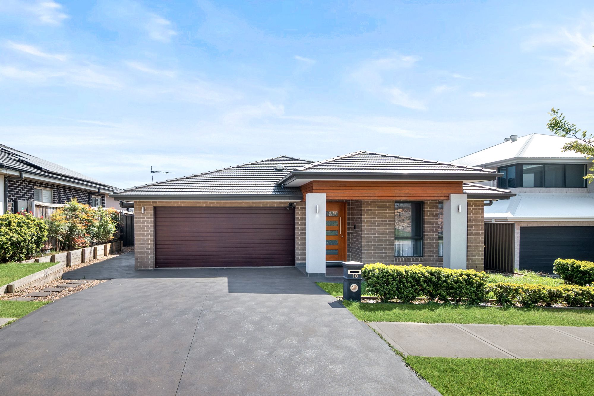 10 & 10a Mahoney Drive, Campbelltown, NSW 2560