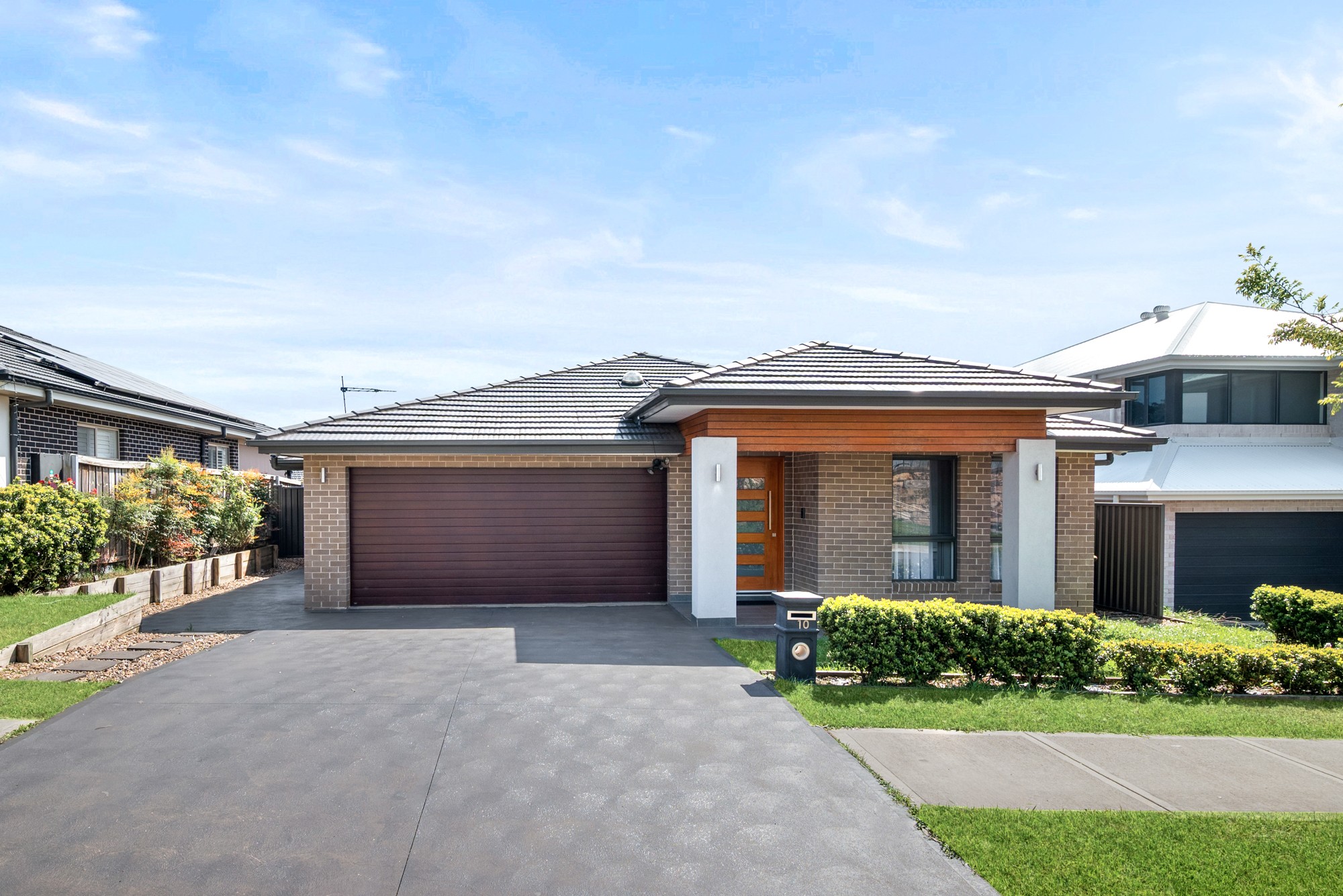 10 & 10a Mahoney Drive, Campbelltown, NSW 2560