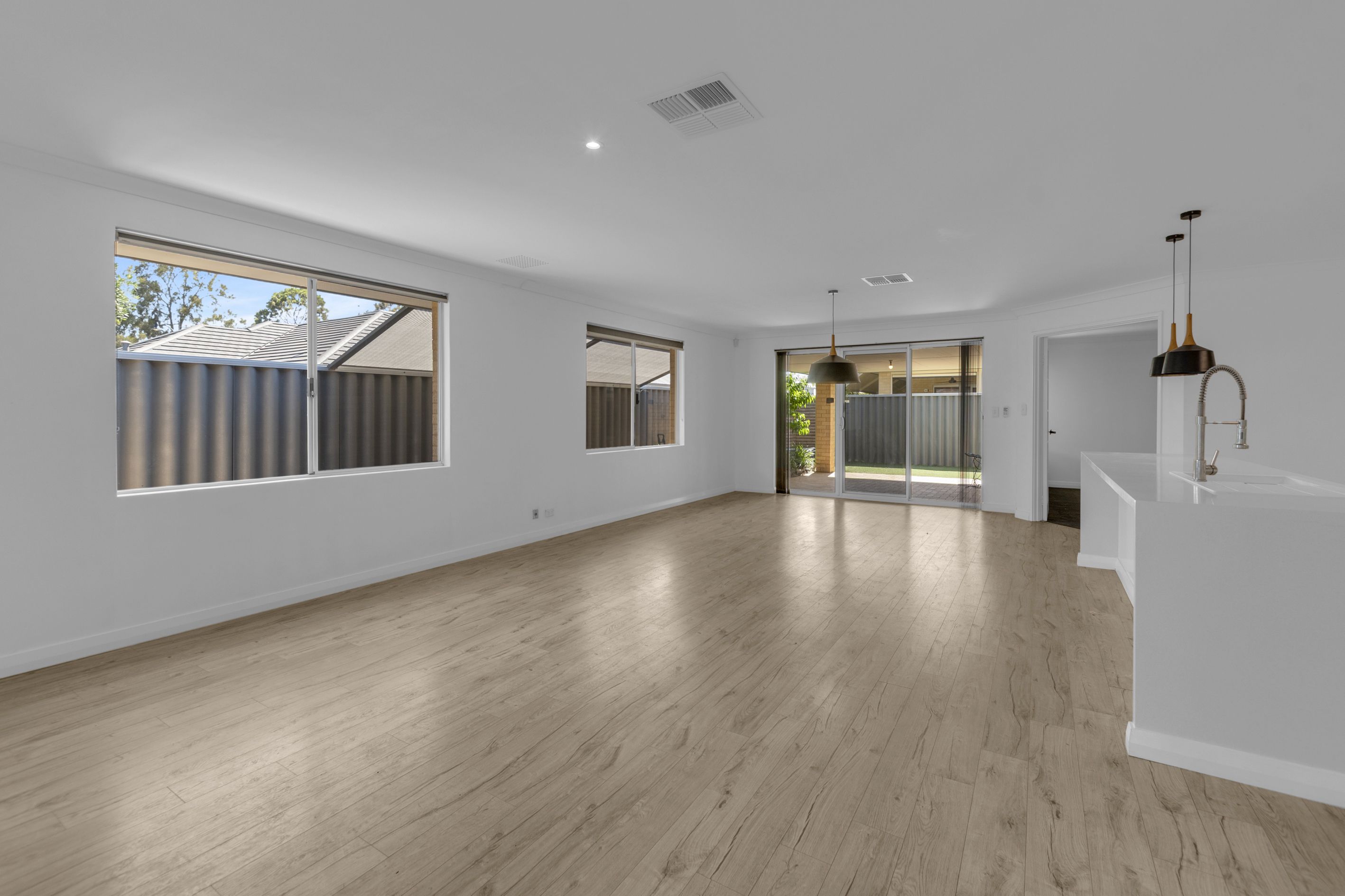 10 Waterfront Parkway, Shoalwater, WA 6169