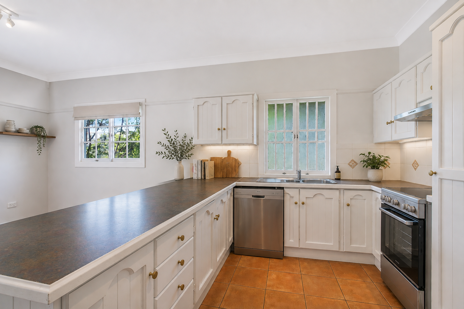 80 Bilyana Street — photo 4 of 14