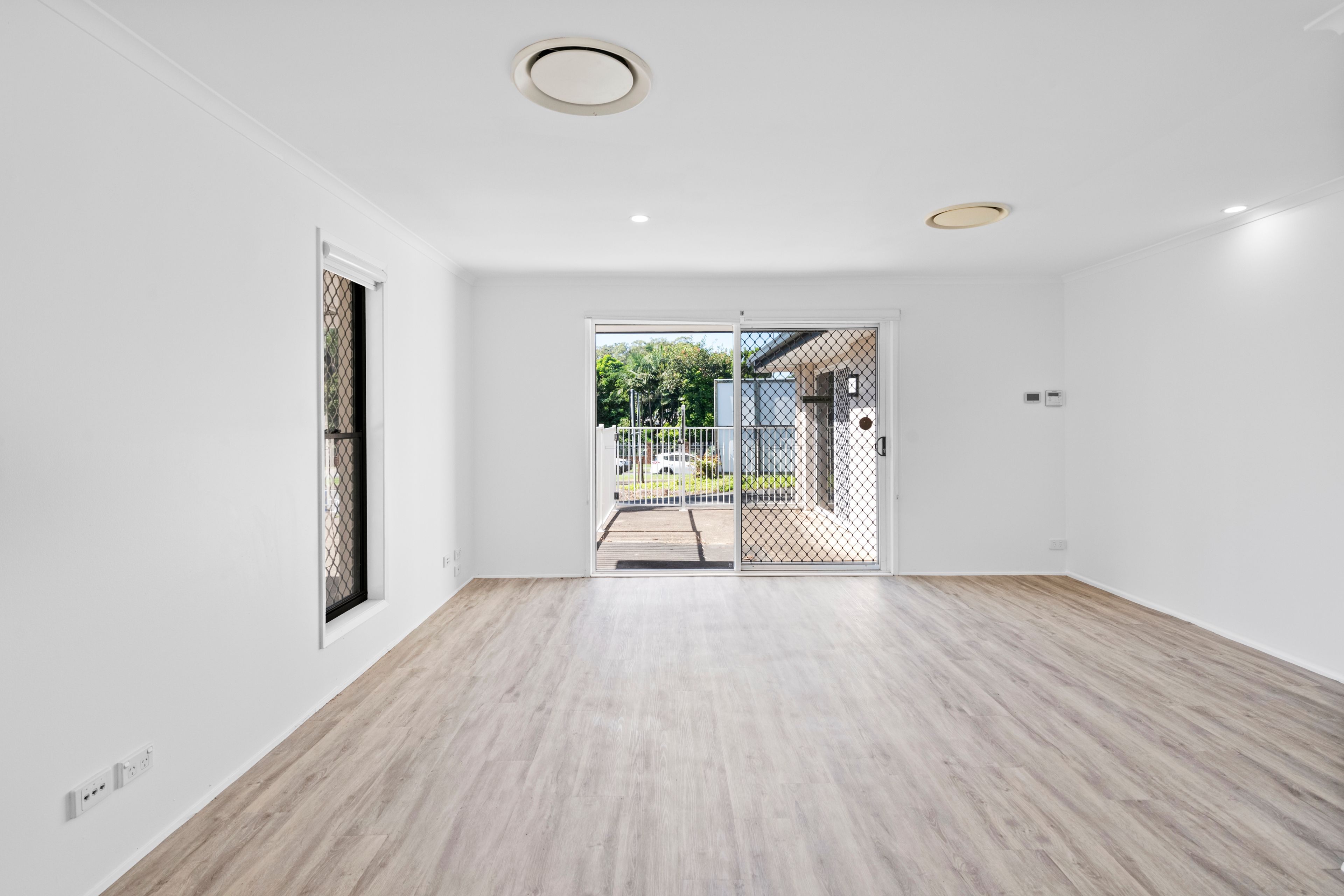 126 Olsen Avenue, Arundel, QLD 4214