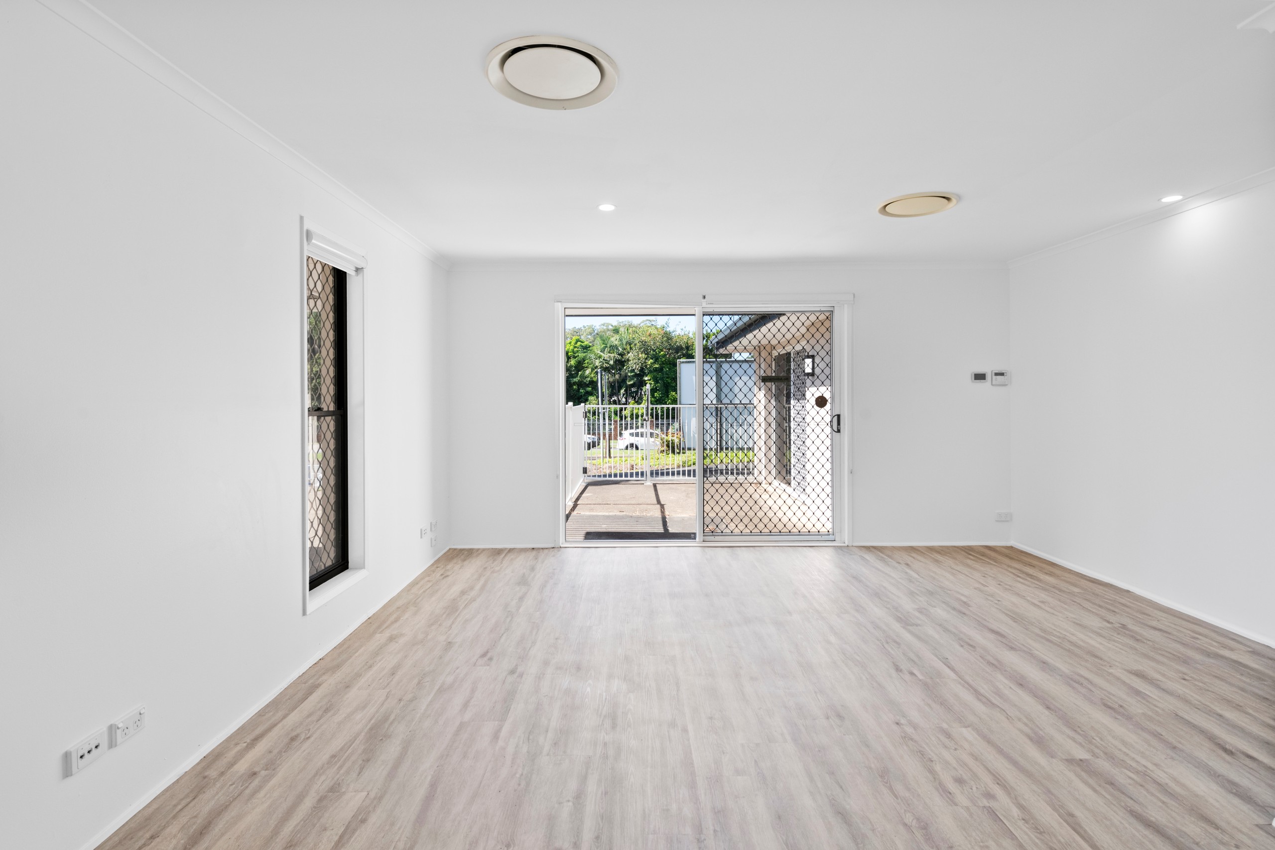 126 Olsen Avenue, Arundel, QLD 4214