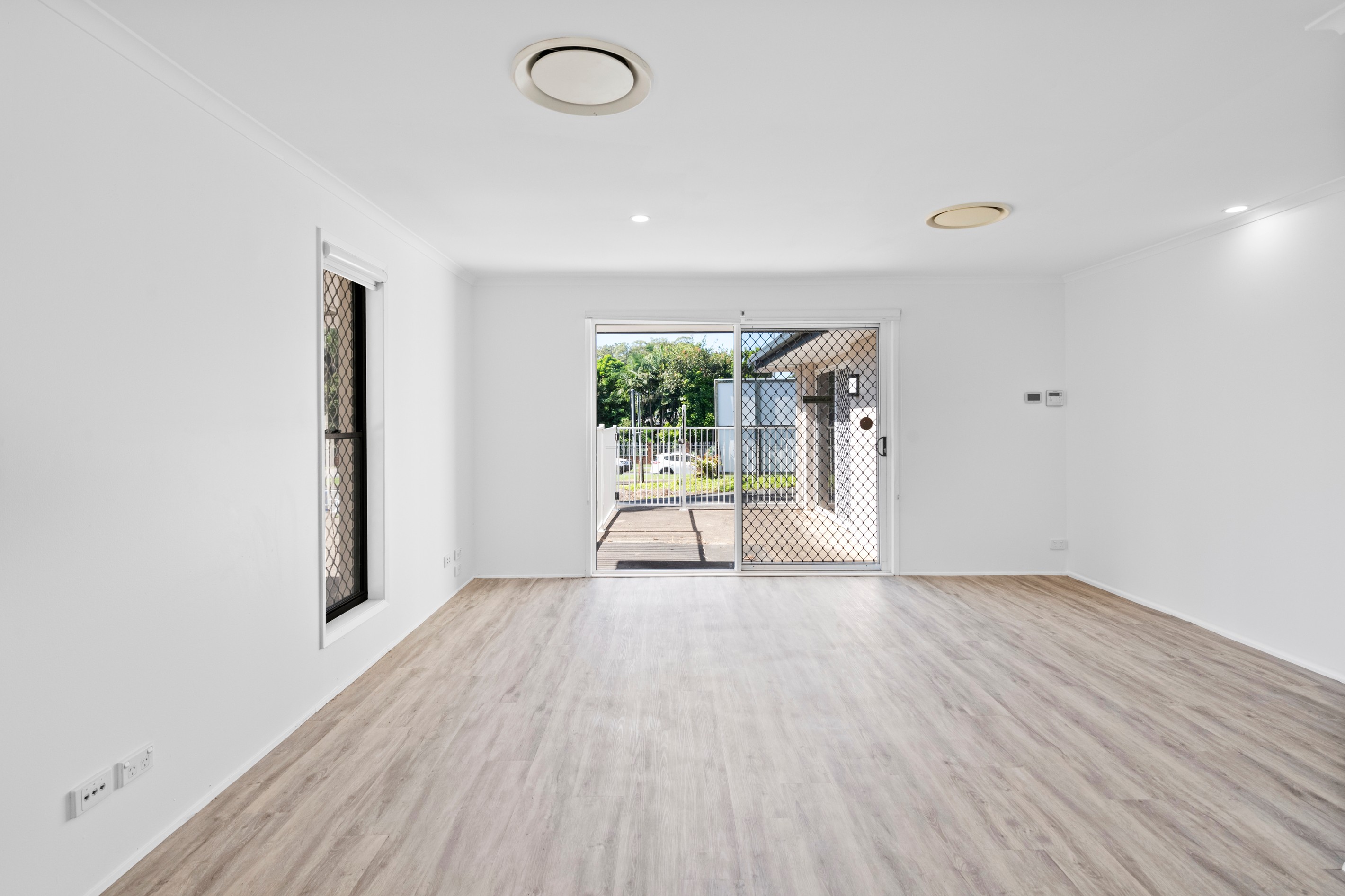 126 Olsen Avenue, Arundel, QLD 4214