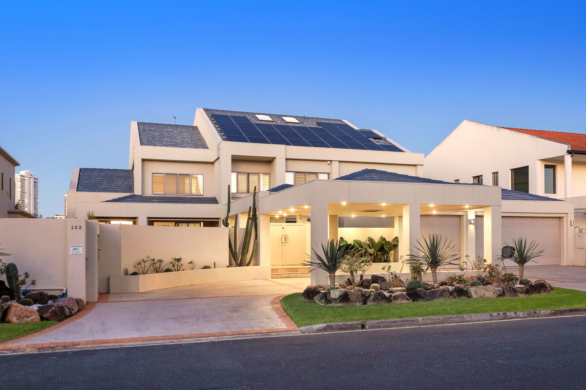 102 Commodore Drive, SURFERS PARADISE, QLD 4217