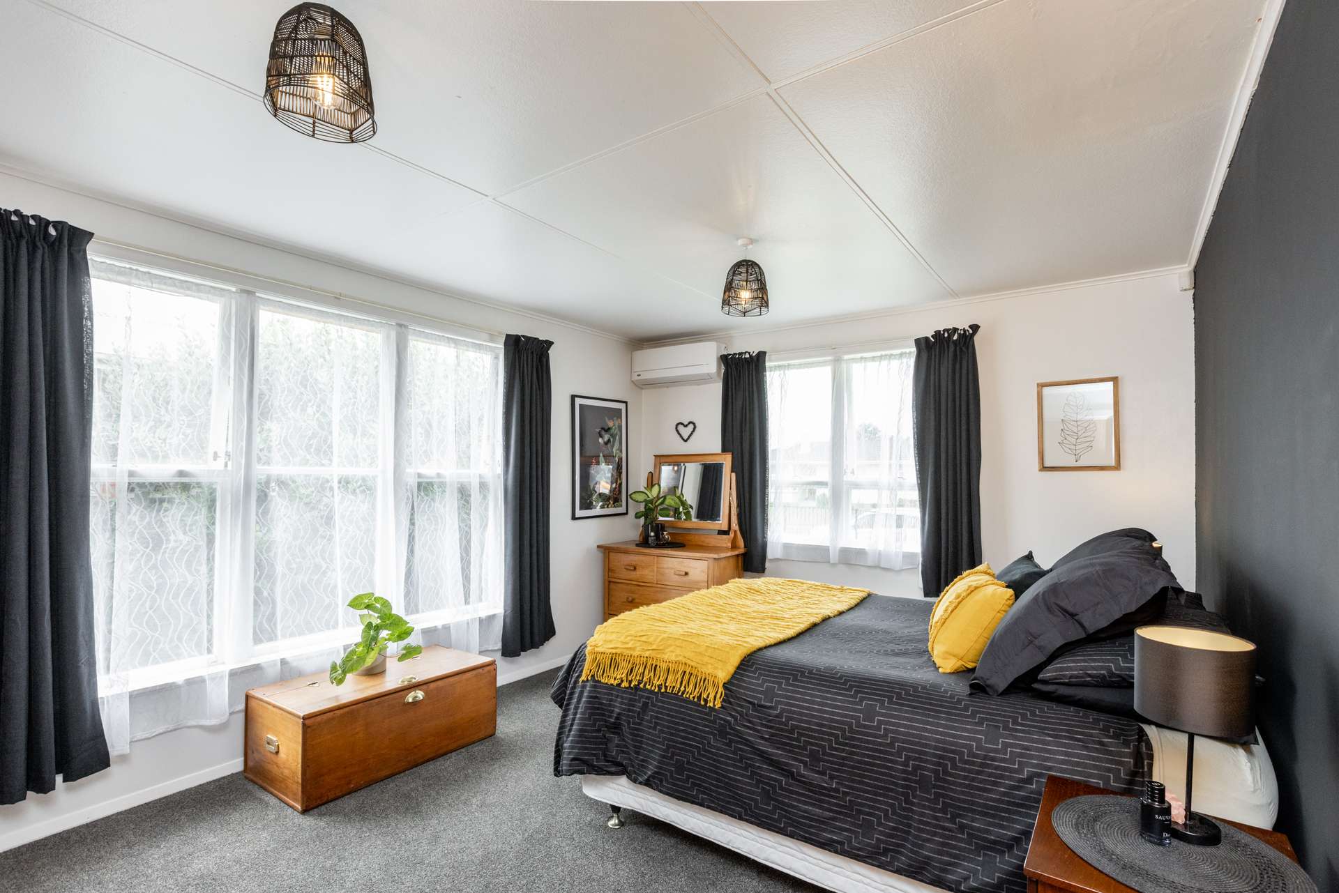 25 Cottrell Crescent photo 1