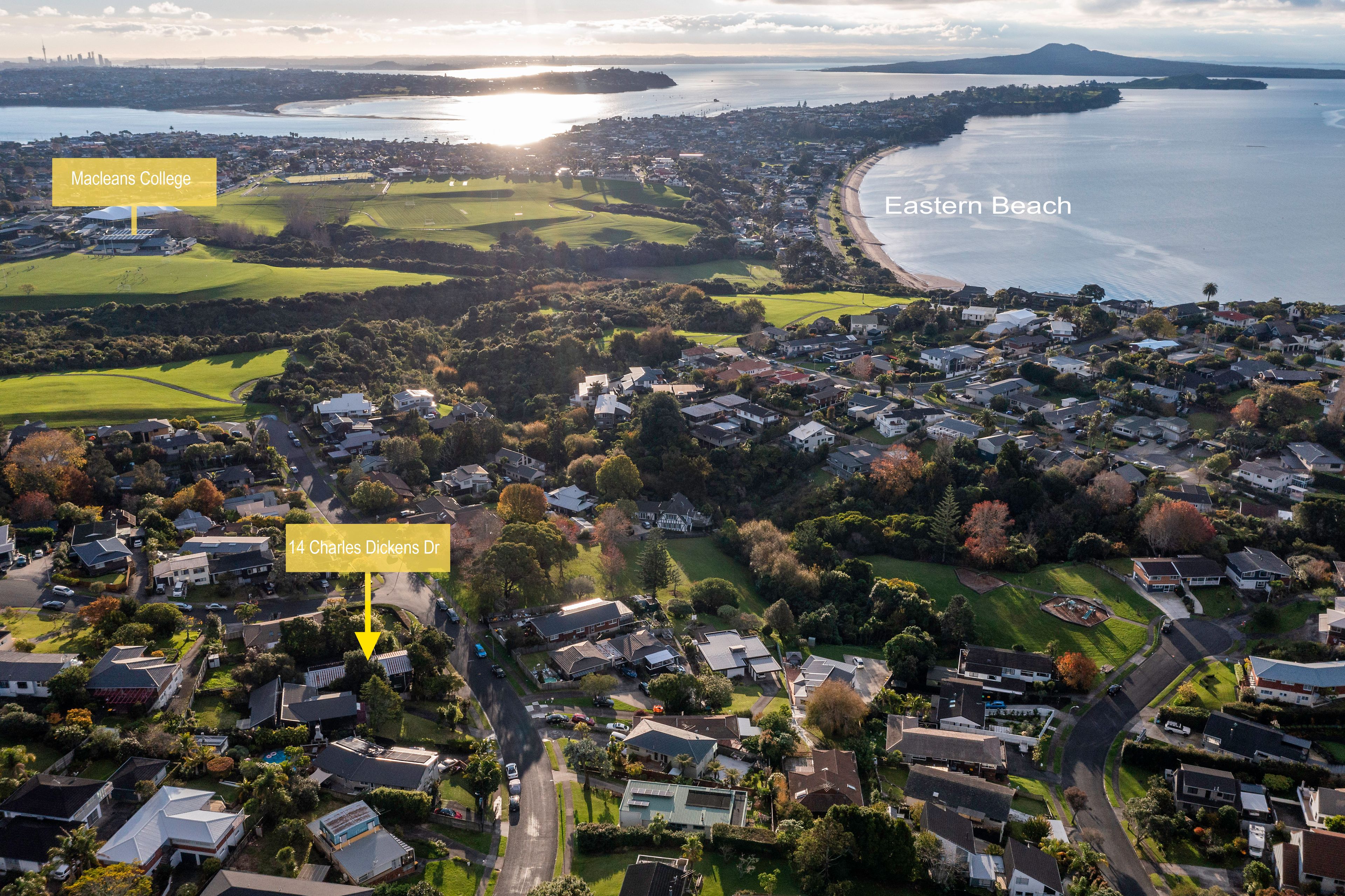 14 Charles Dickens Drive, Mellons Bay, Manukau City
