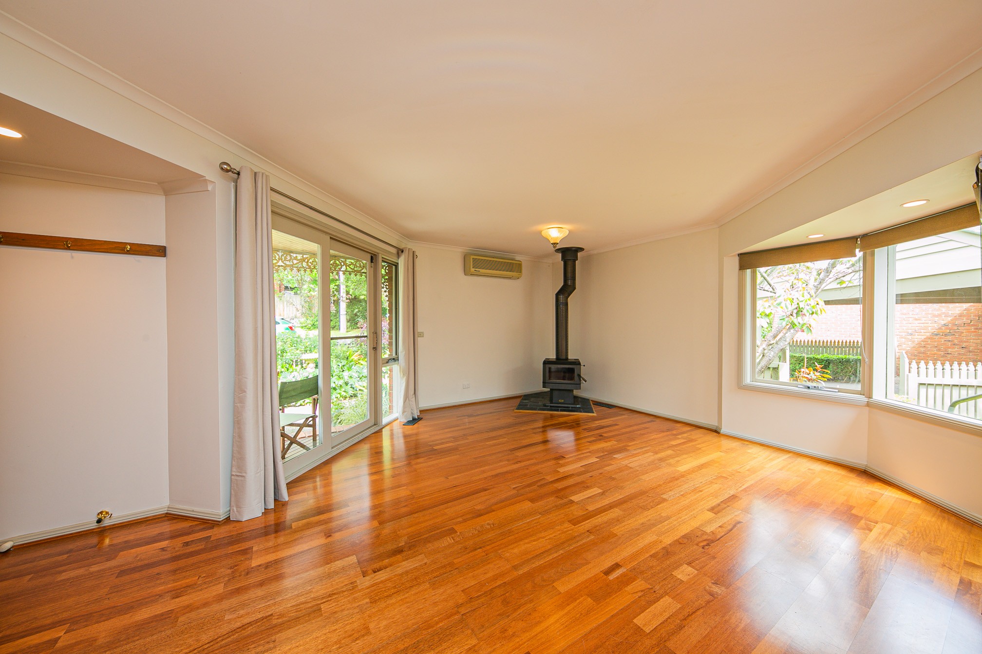 2/53 Peel Street, Berwick, VIC 3806