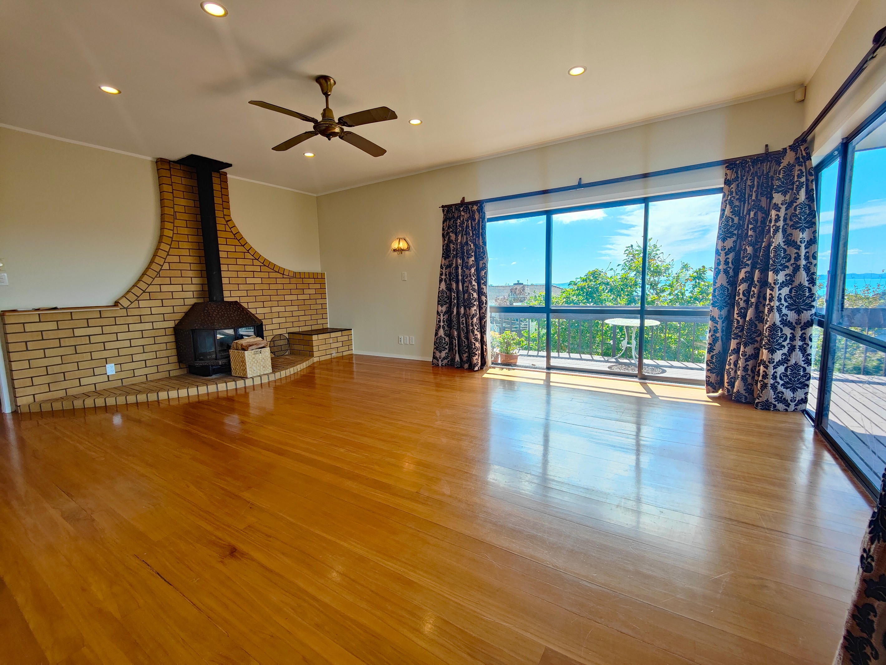 32 Haseler Crescent, Mellons Bay, Manukau City